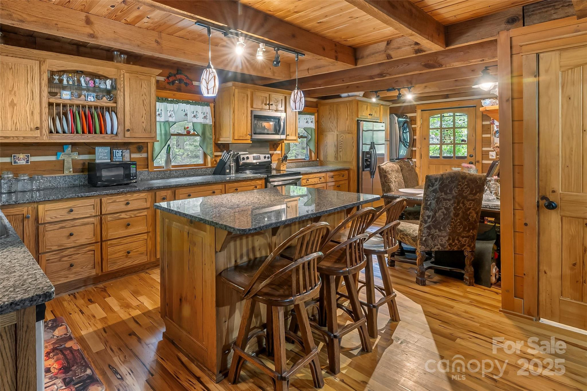 653 Lakeview Drive - Photo 10