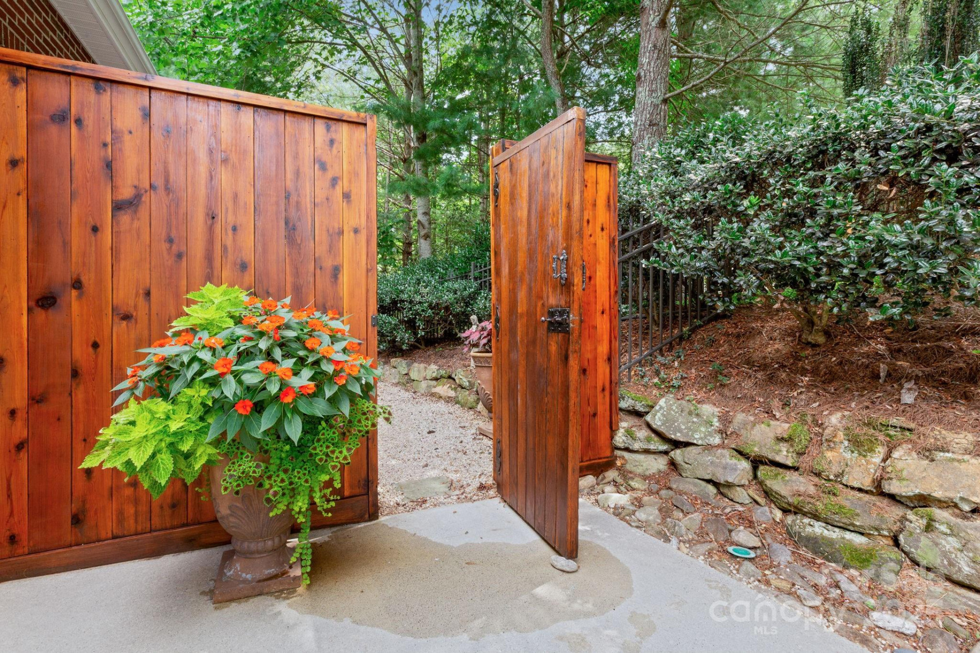 10 Ozark Spring Lane - Photo 41