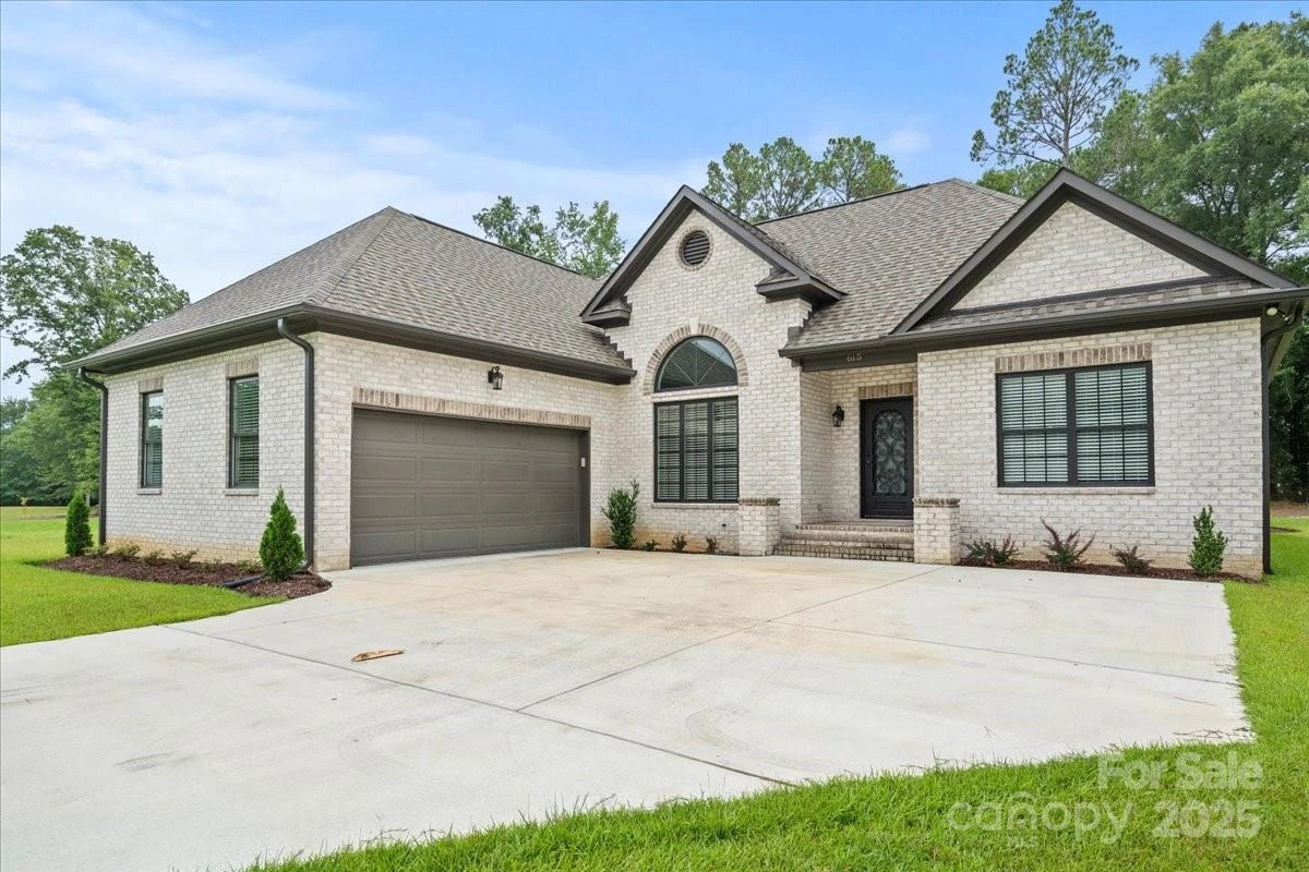 615 Little John Road - Photo 4