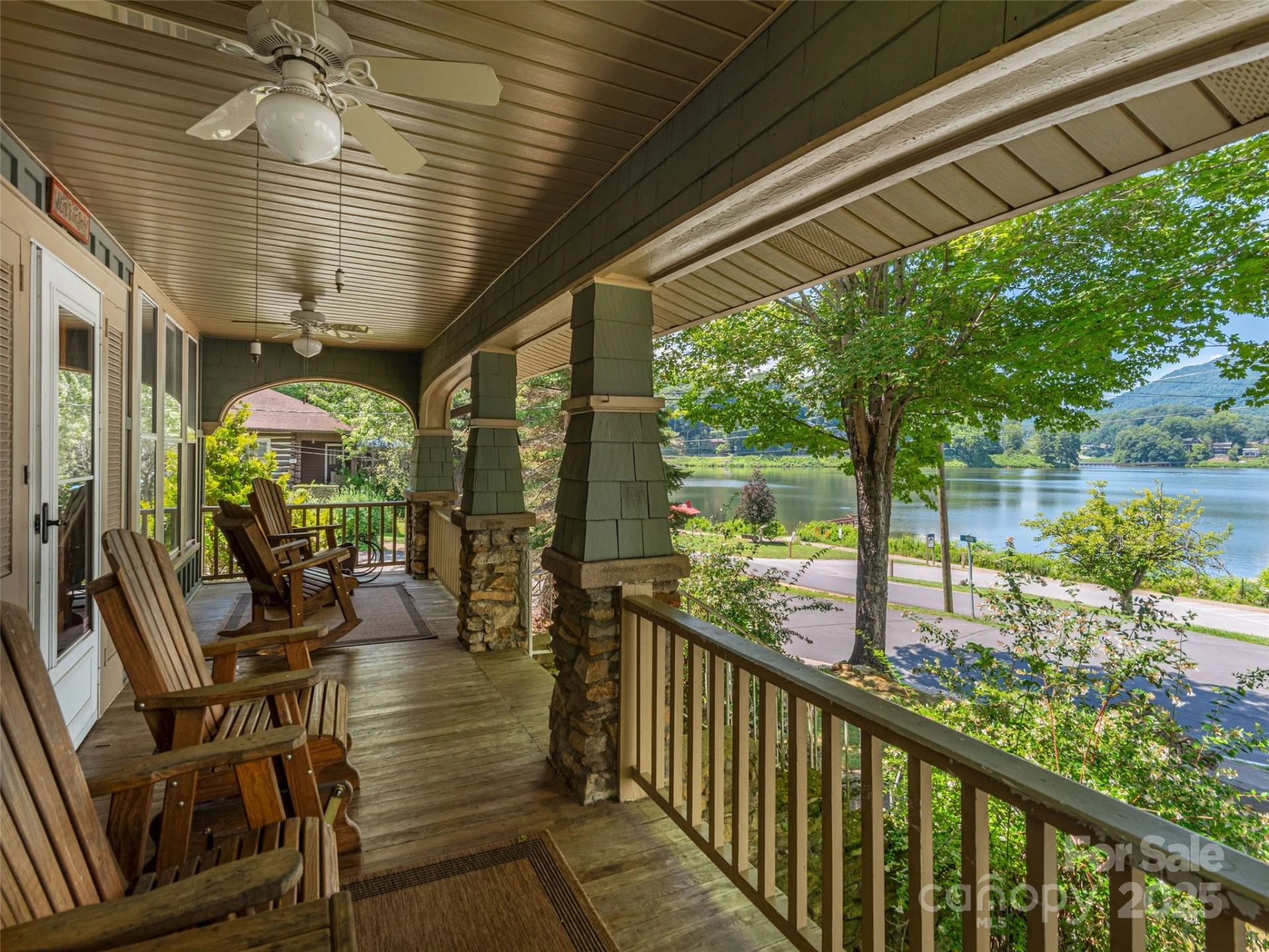 213 Chapel Drive - Photo 3