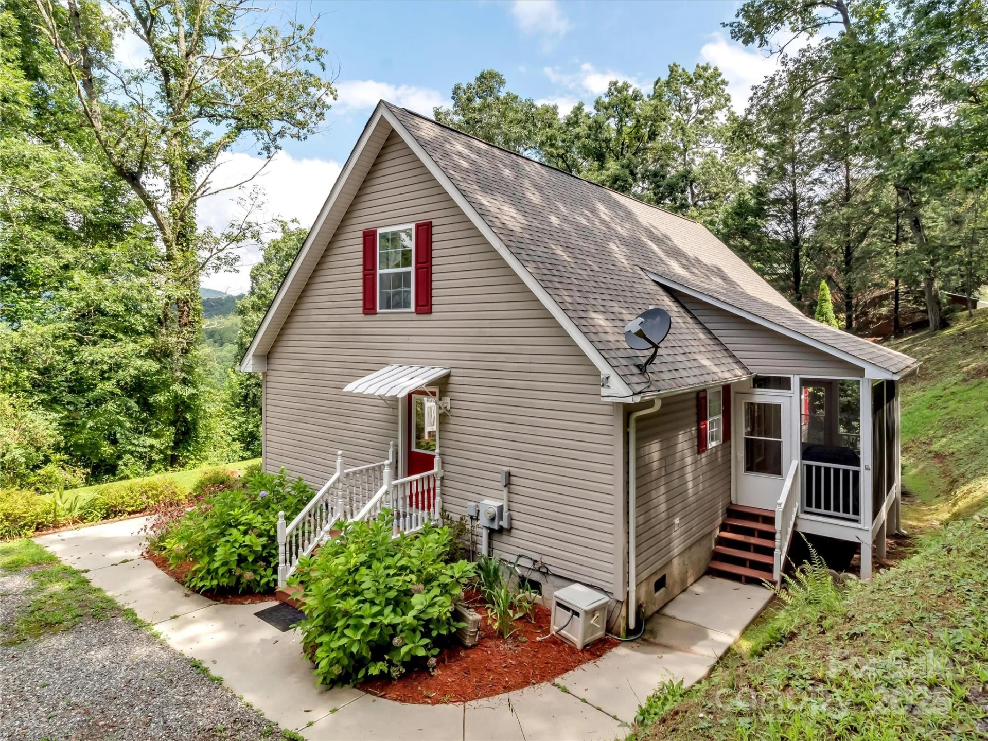 562 Beechwood Drive - Photo 2