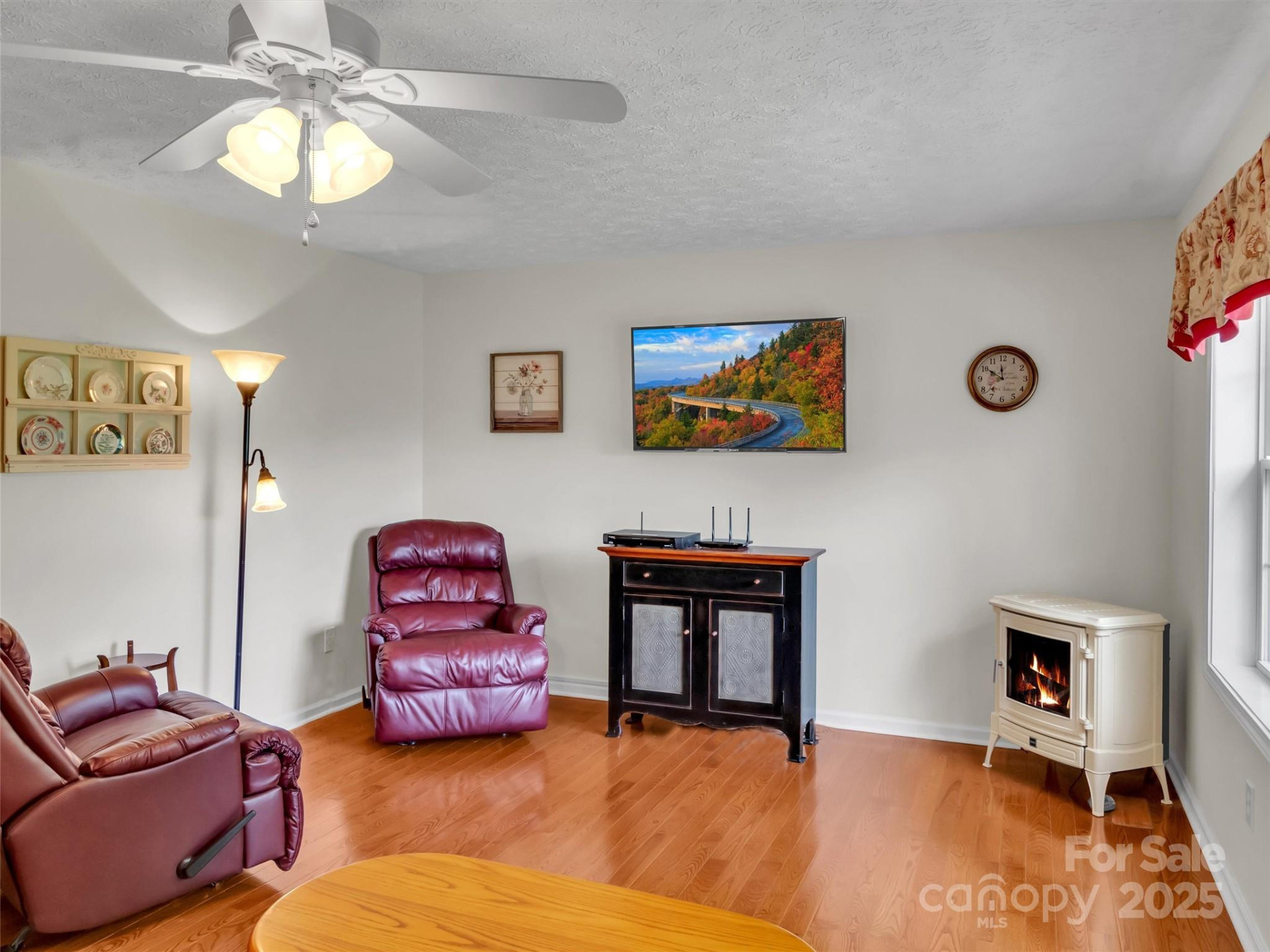 562 Beechwood Drive - Photo 7