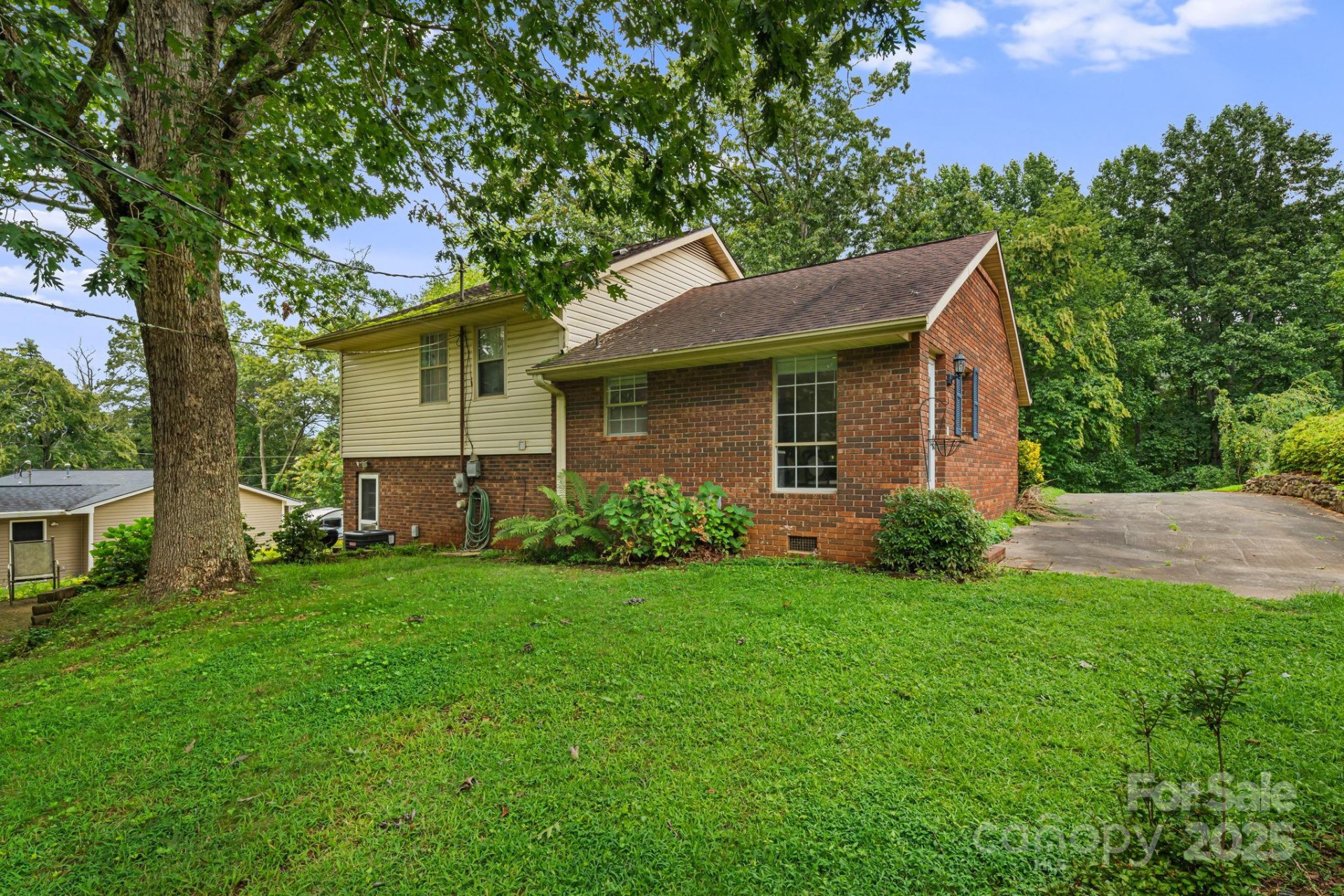 102 Aycock Street - Photo 4