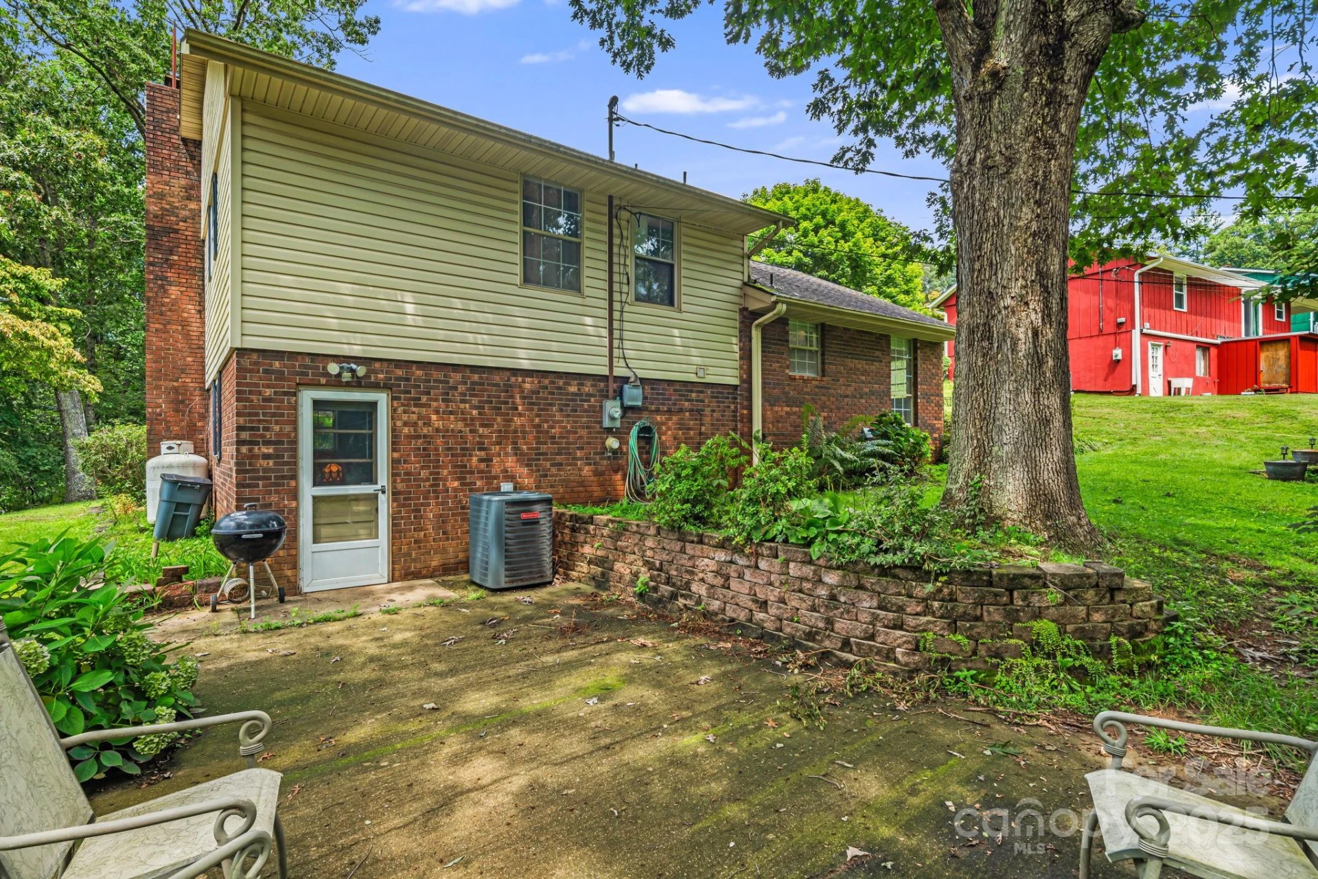 102 Aycock Street - Photo 5