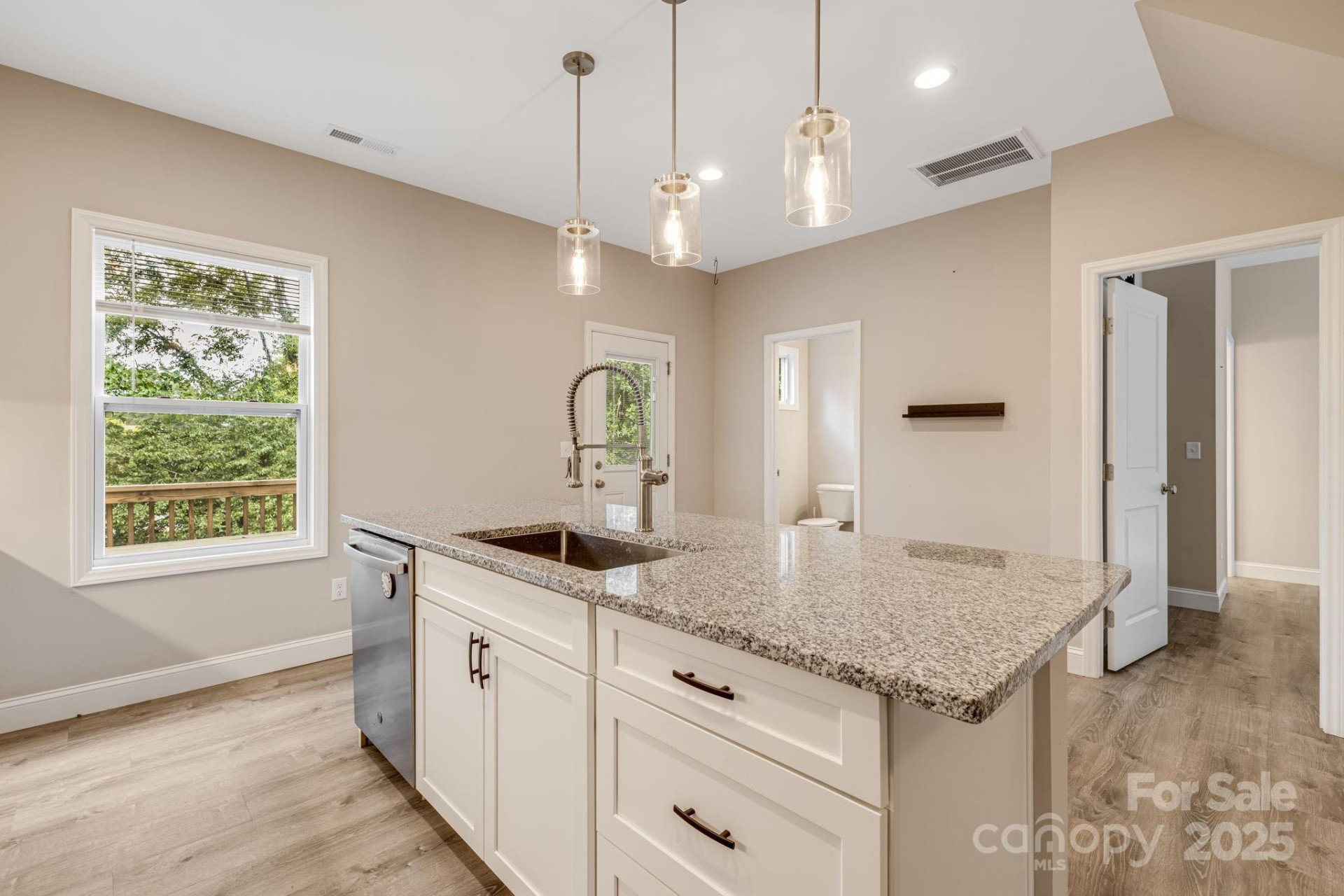 92 Moody Avenue - Photo 15
