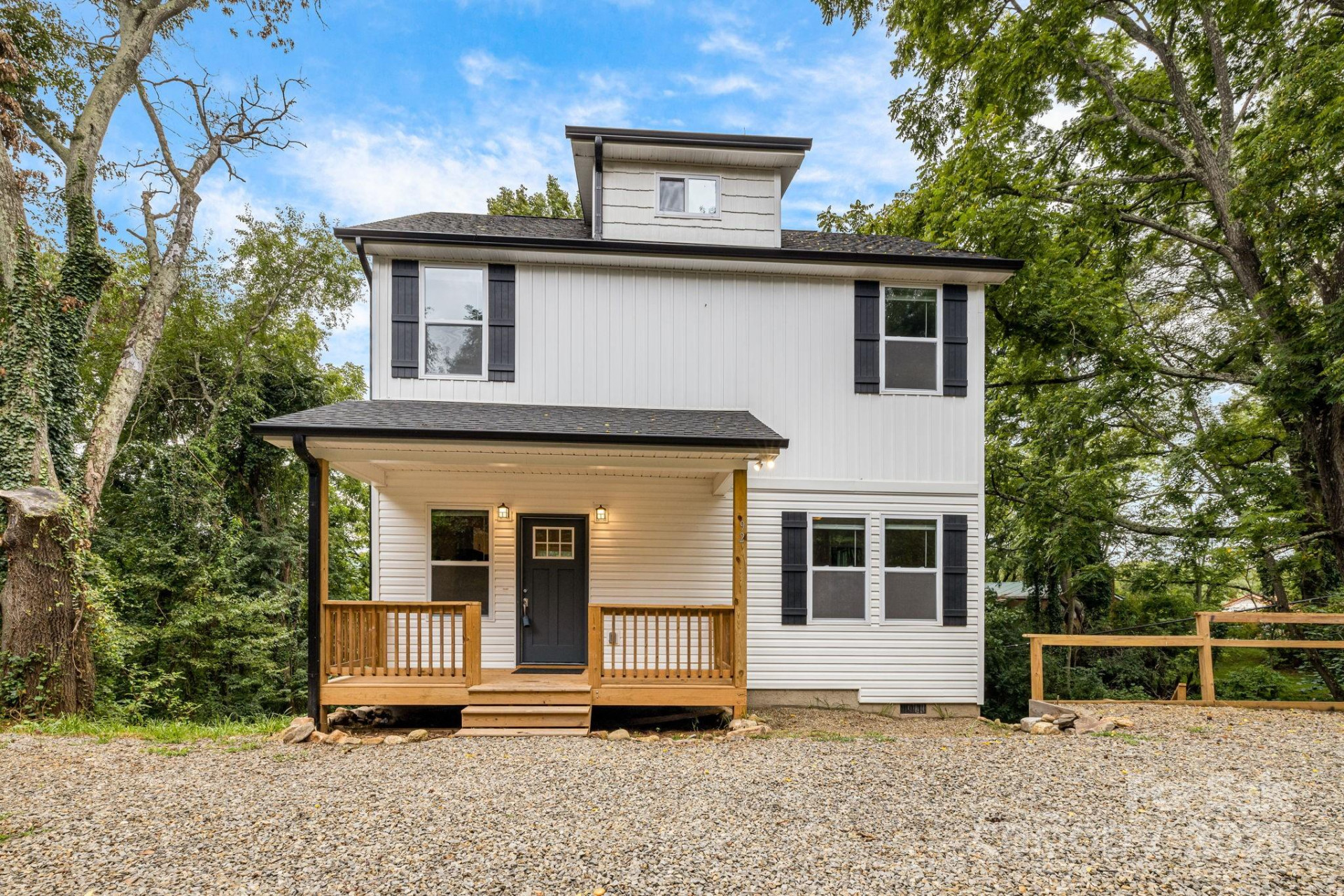 92 Moody Avenue - Photo 3