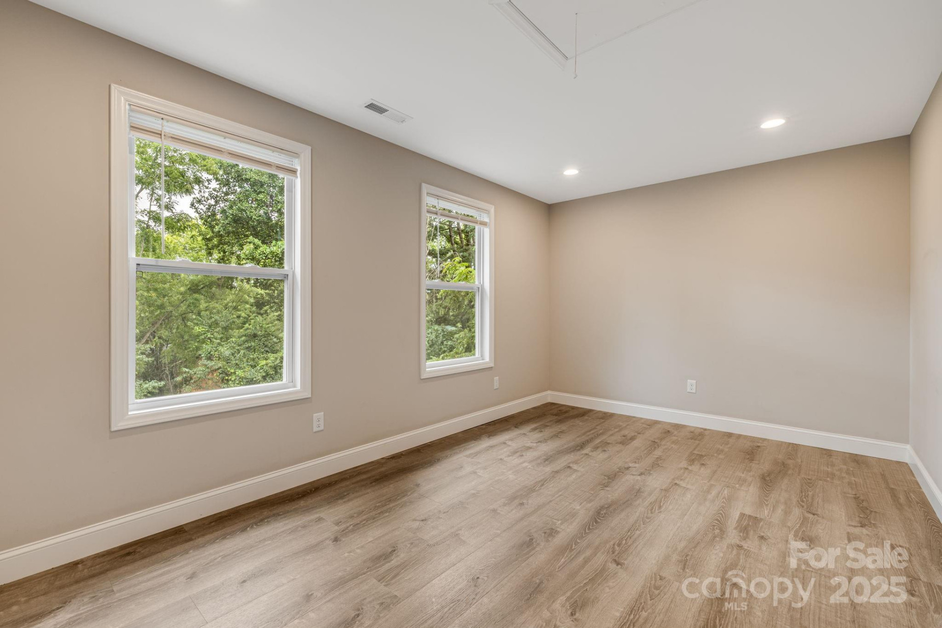 92 Moody Avenue - Photo 24