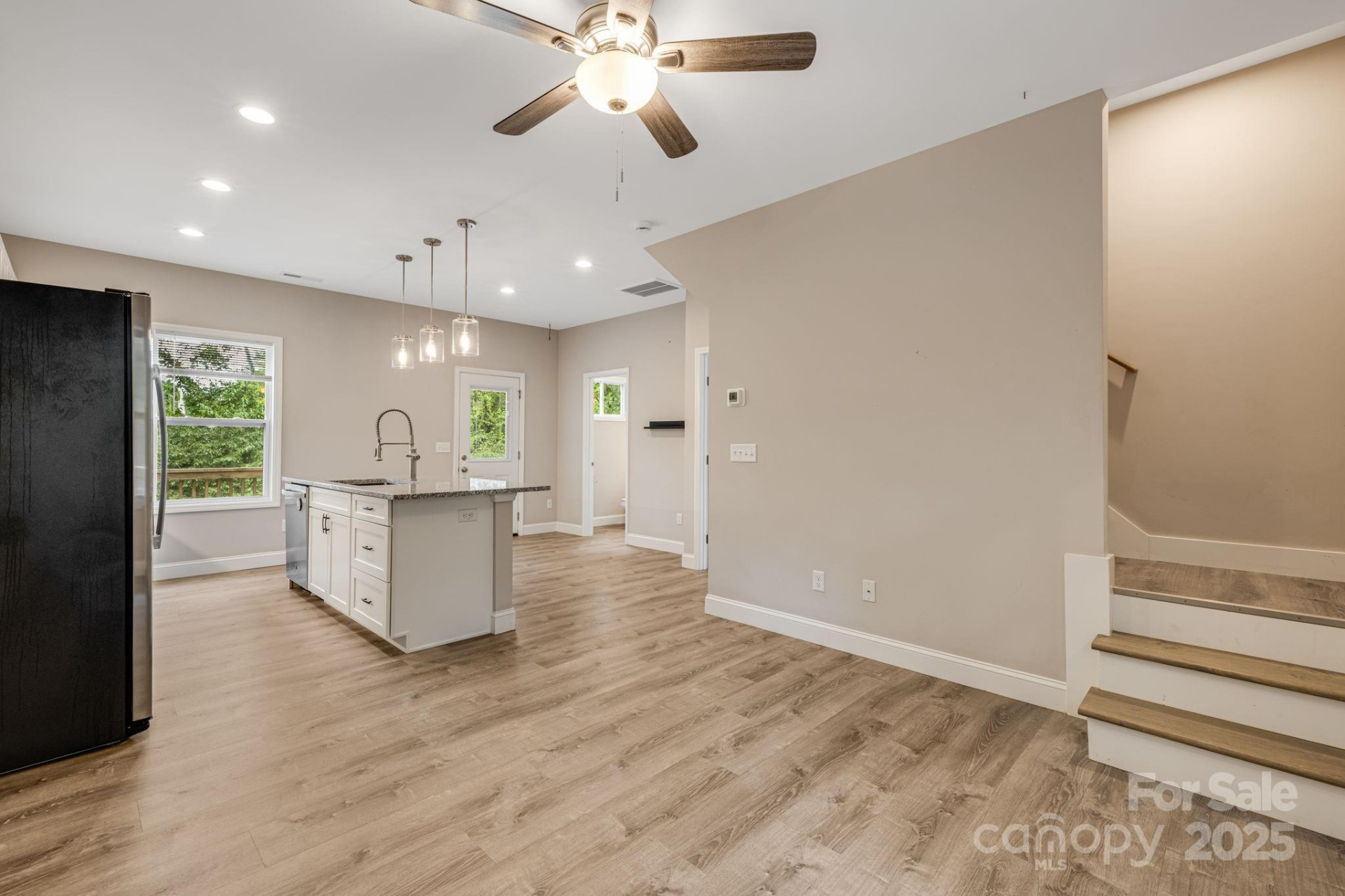 92 Moody Avenue - Photo 7