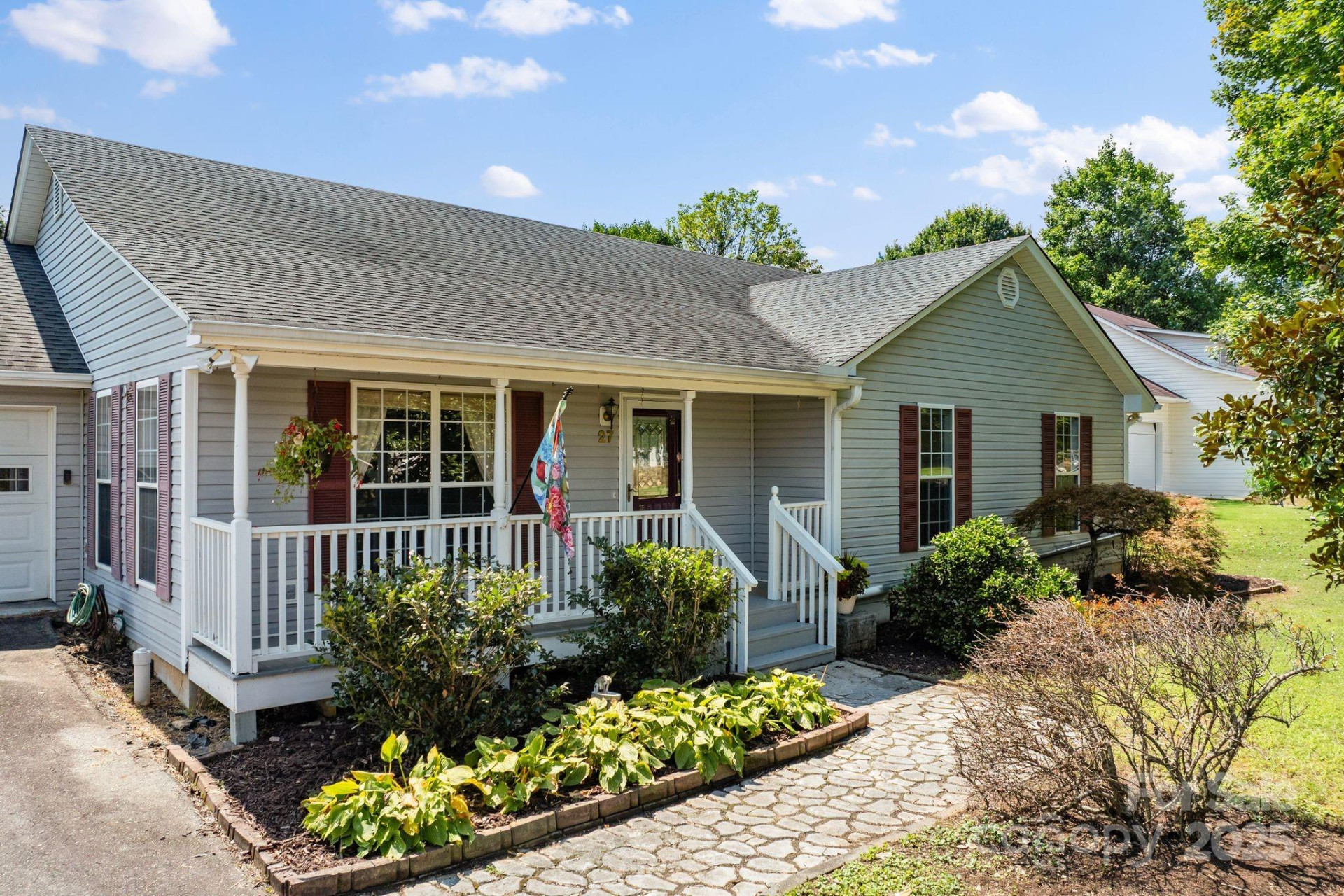 27 Eden Glen Road - Photo 2