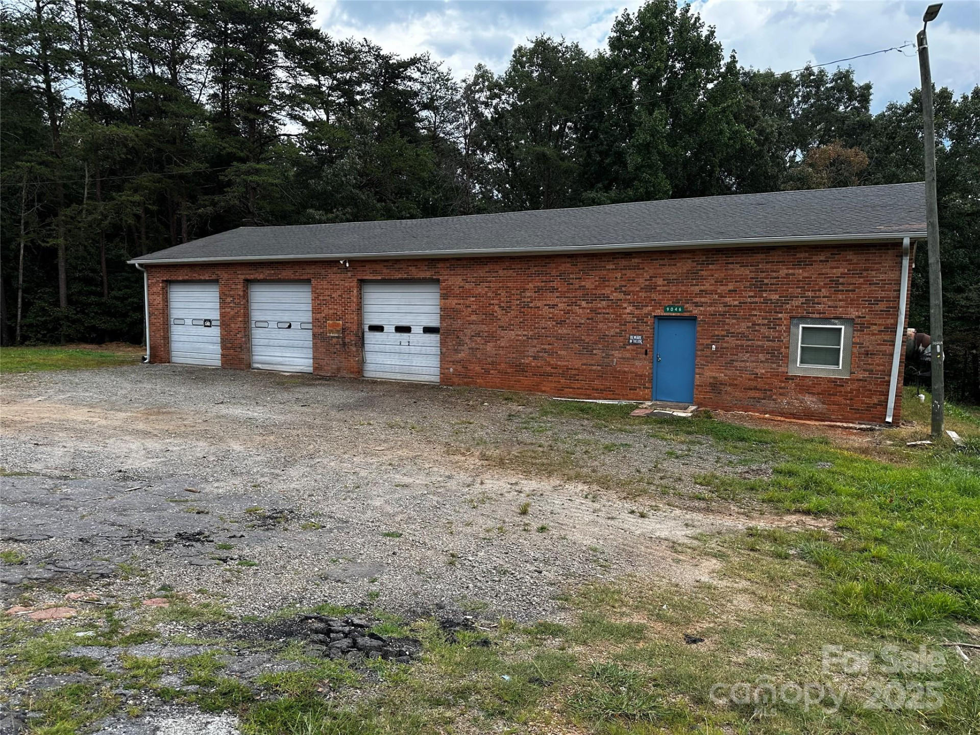 9046 Costner Road - Photo 3