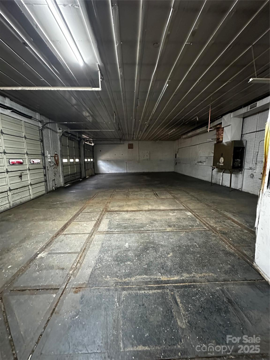 9046 Costner Road - Photo 9