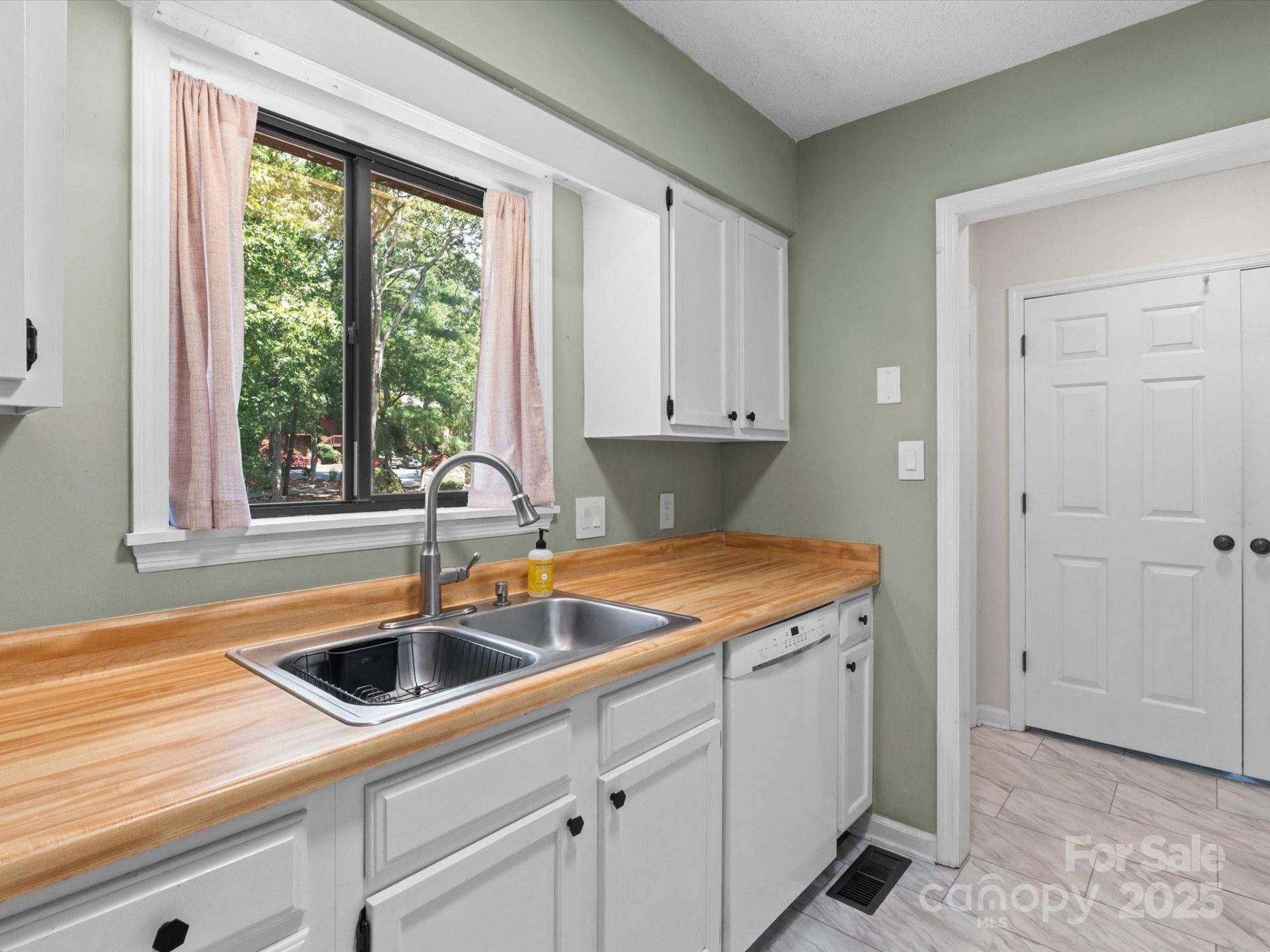 102 Cedar Forest Trail - Photo 12