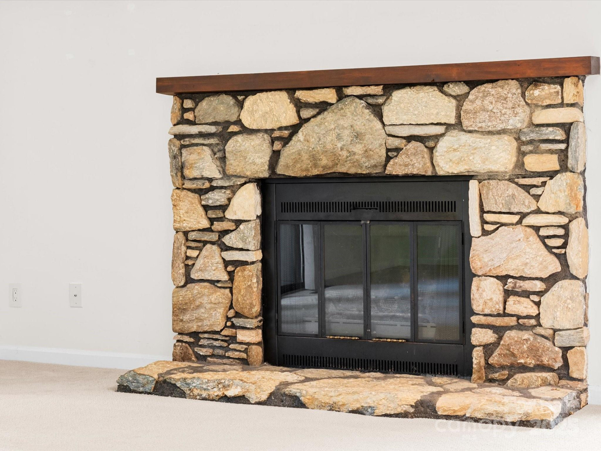 102 Cedar Forest Trail - Photo 4