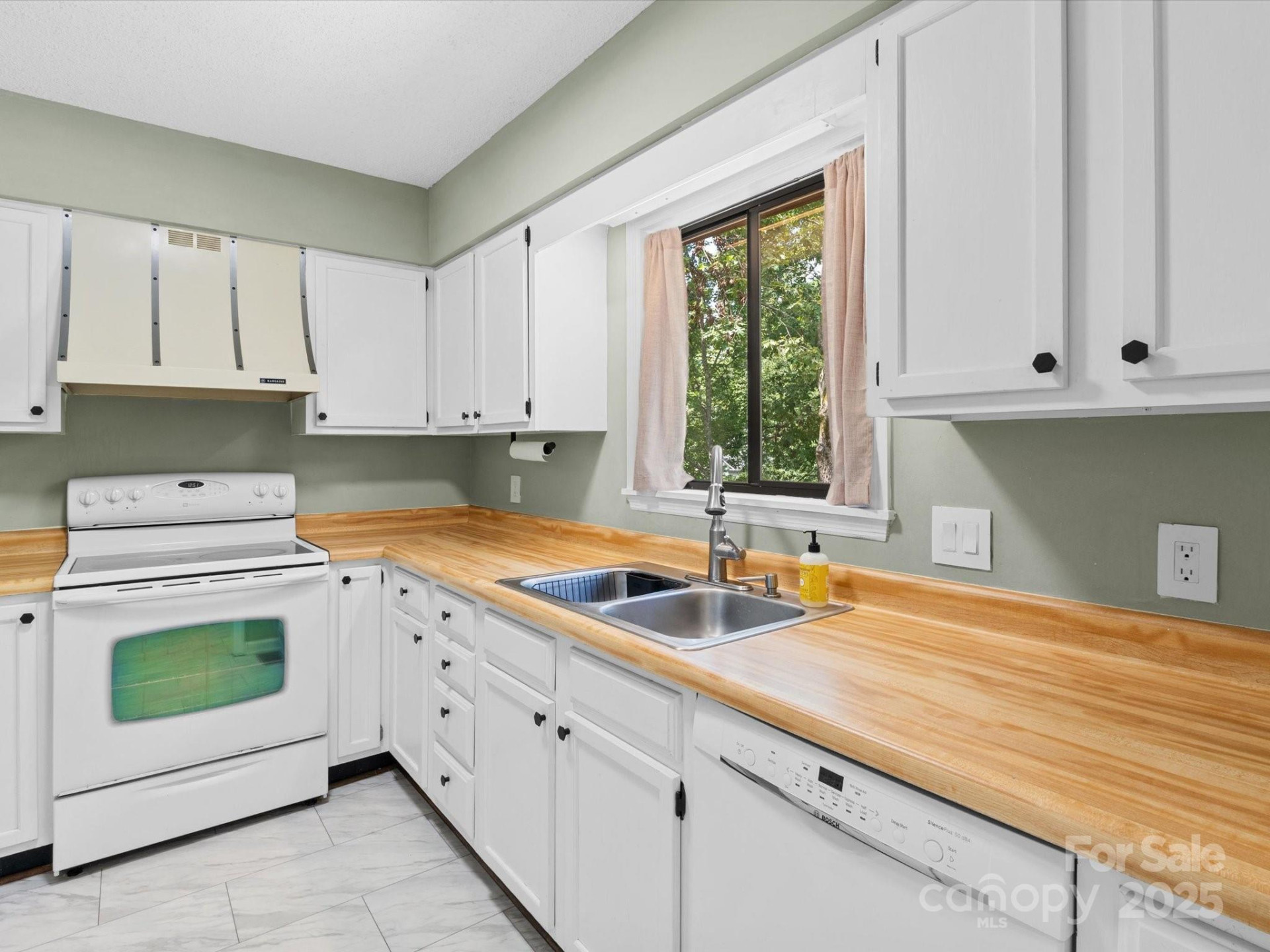 102 Cedar Forest Trail - Photo 8