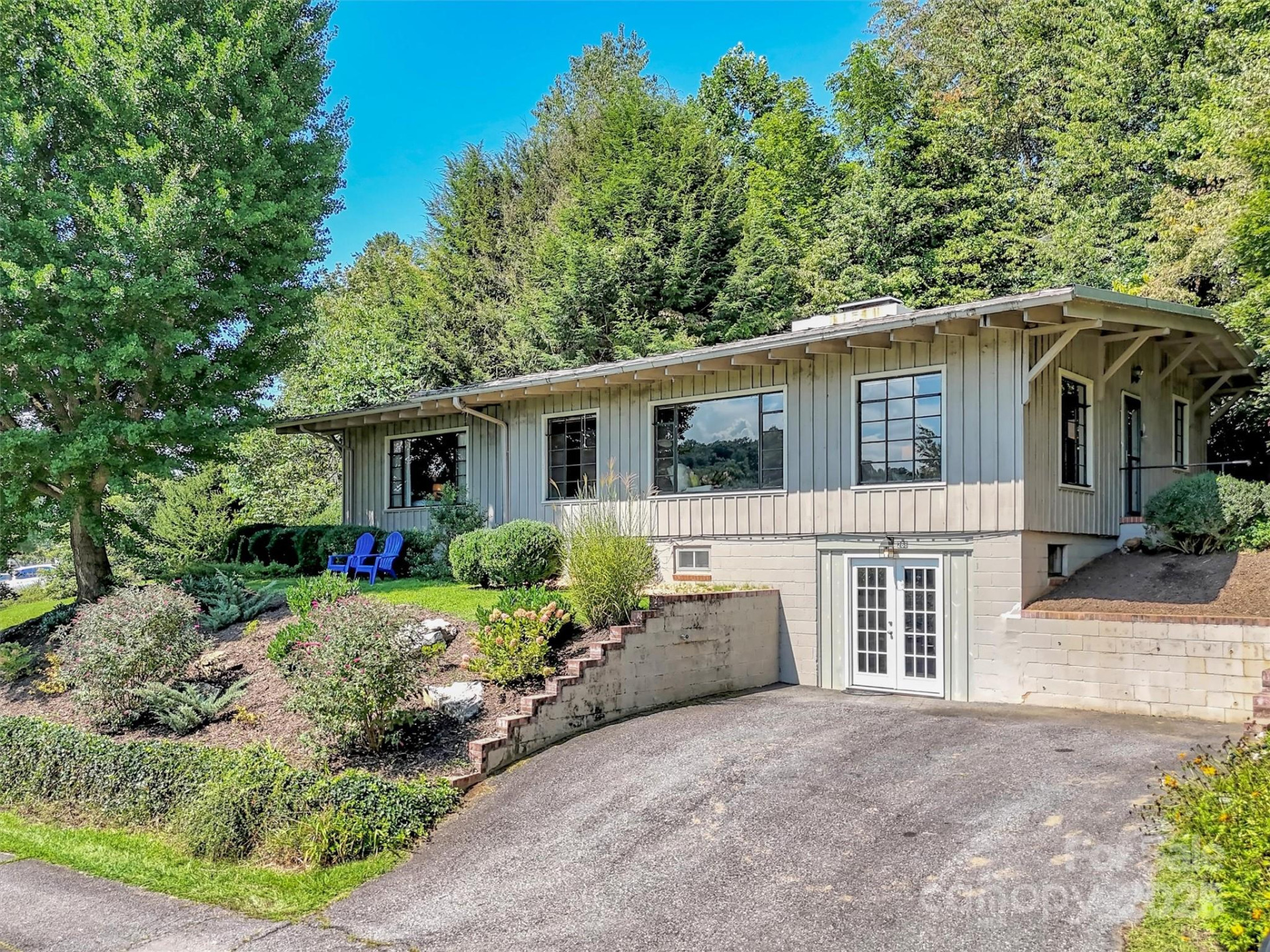 268 Stuart Circle