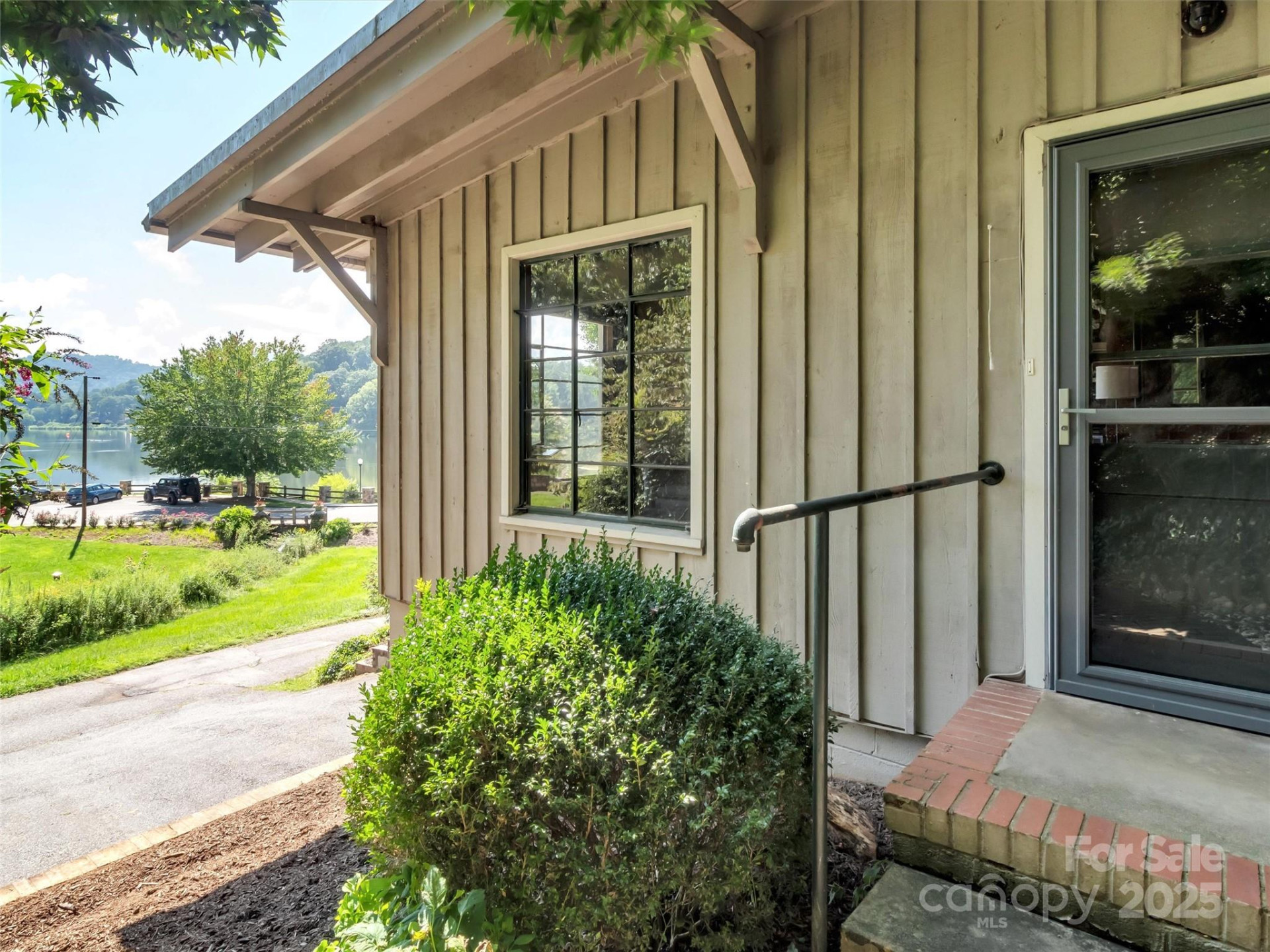 268 Stuart Circle - Photo 4