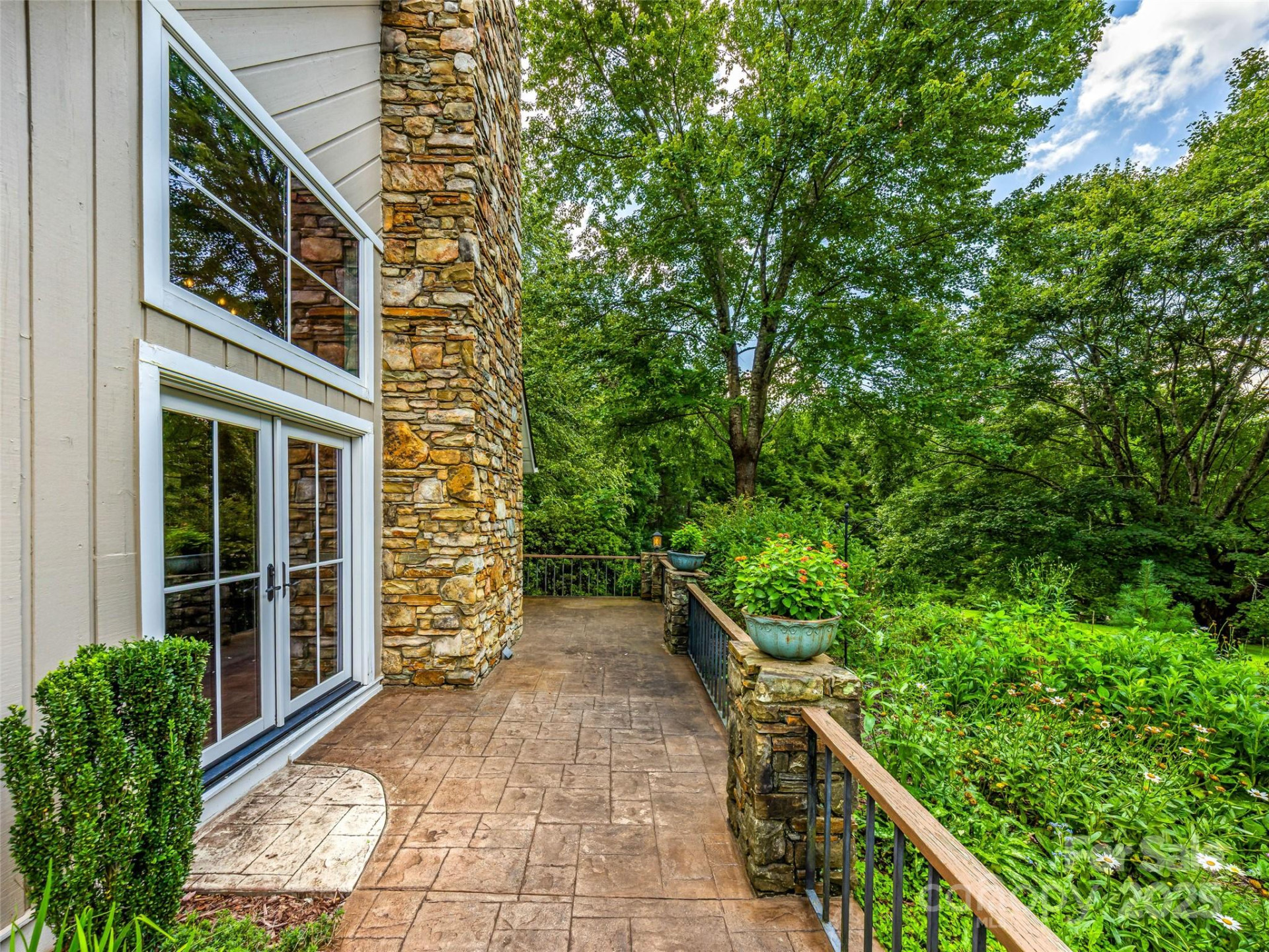 440 Rickel Drive - Photo 7