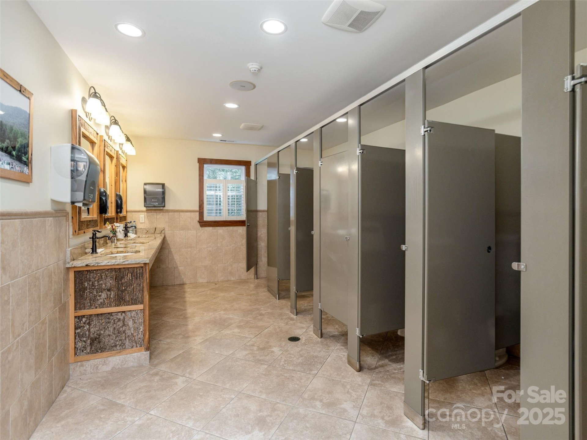 8826 Boylston Highway - Photo 15