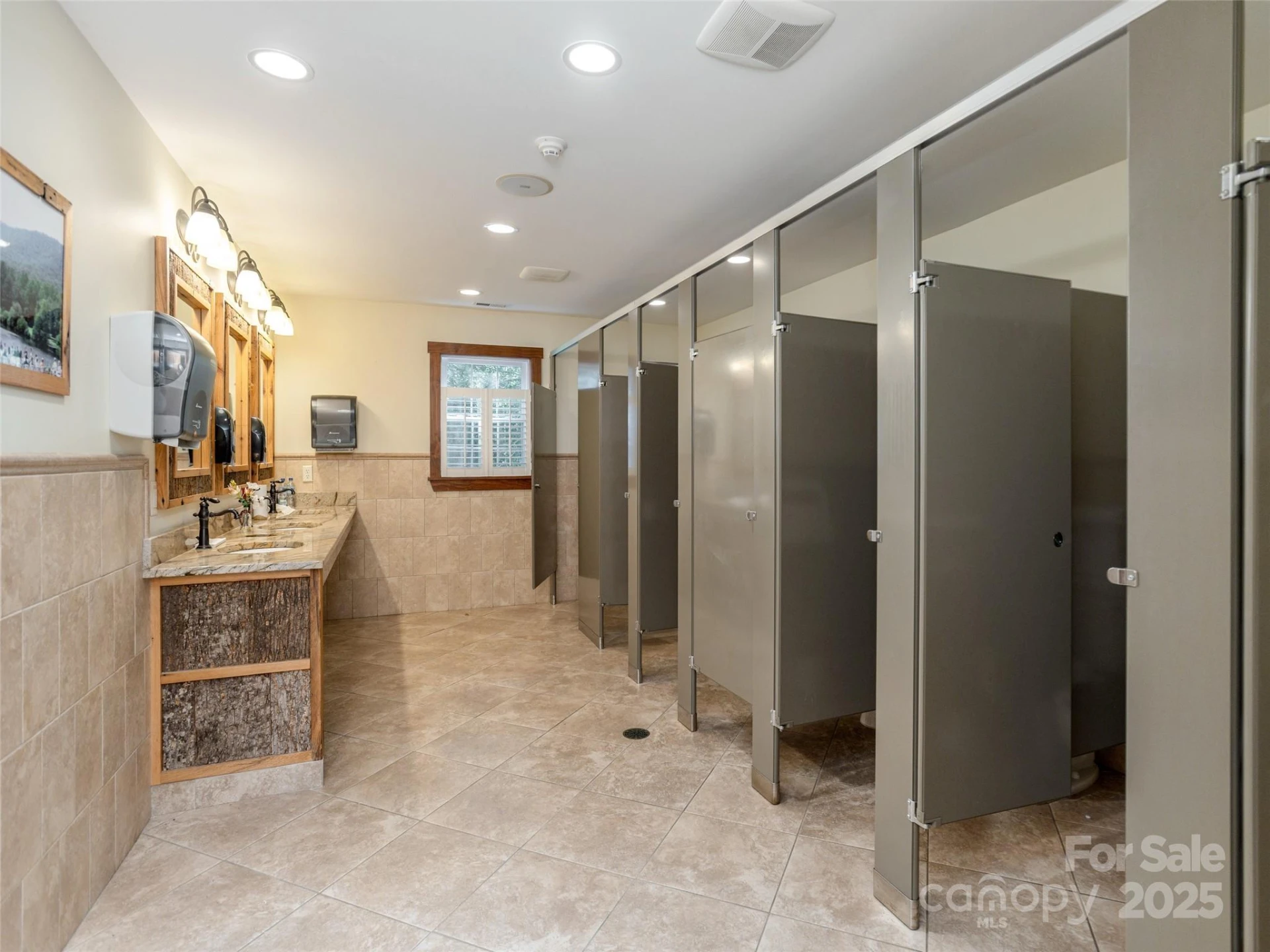 8826 Boylston Highway - Photo 15