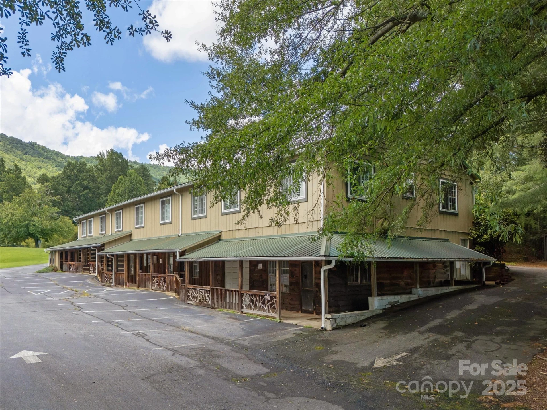 8826 Boylston Highway - Photo 17