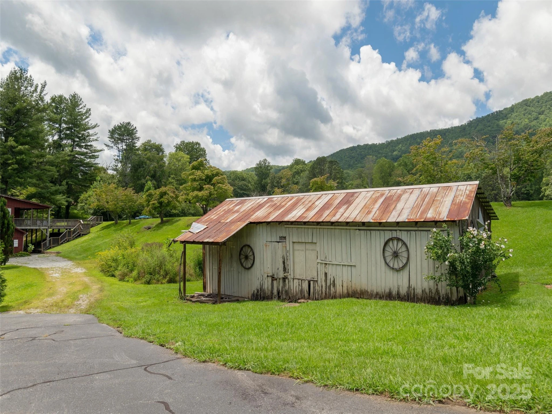 8826 Boylston Highway - Photo 21