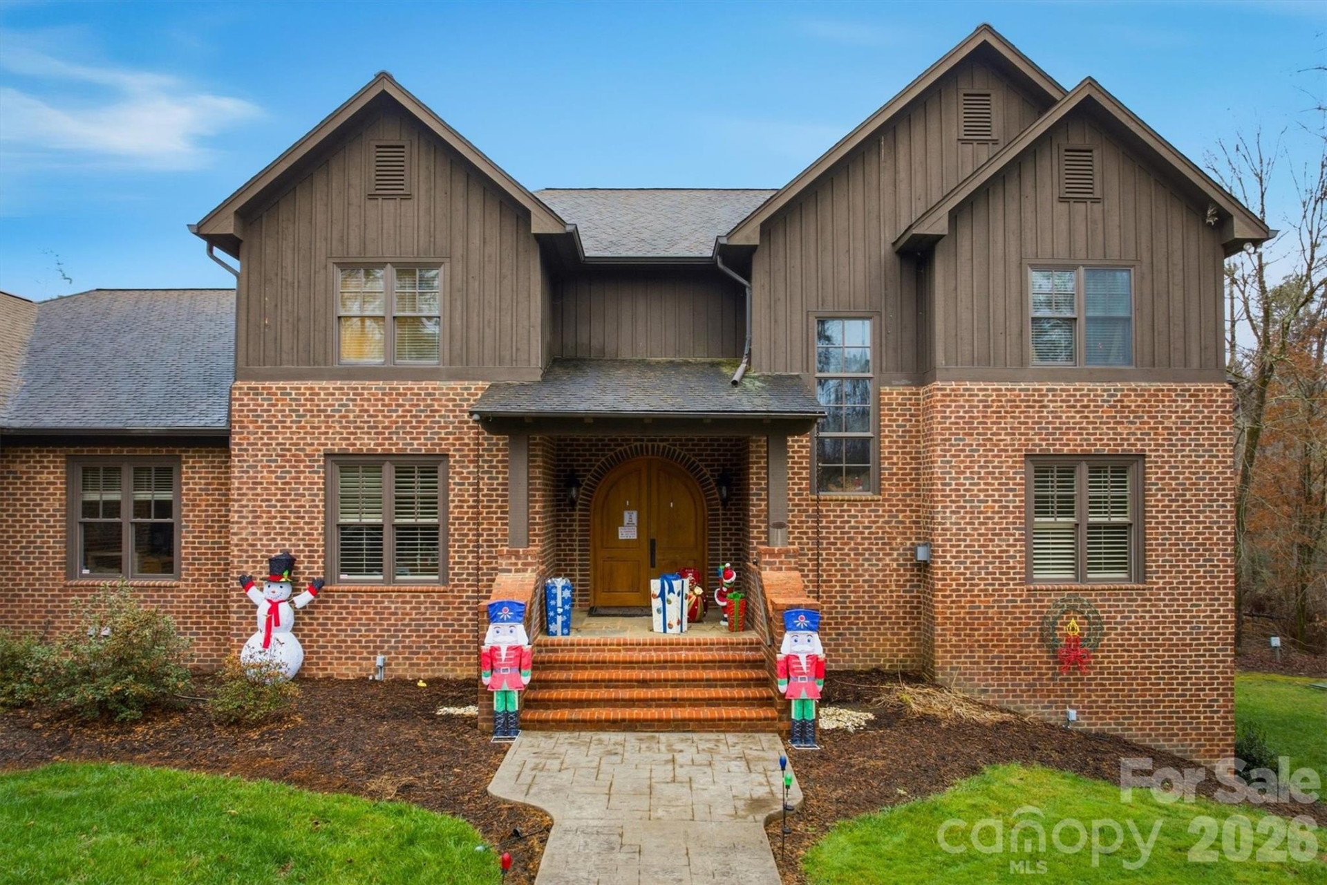 303 Constitution Drive - Photo 4