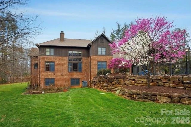 303 Constitution Drive - Photo 5