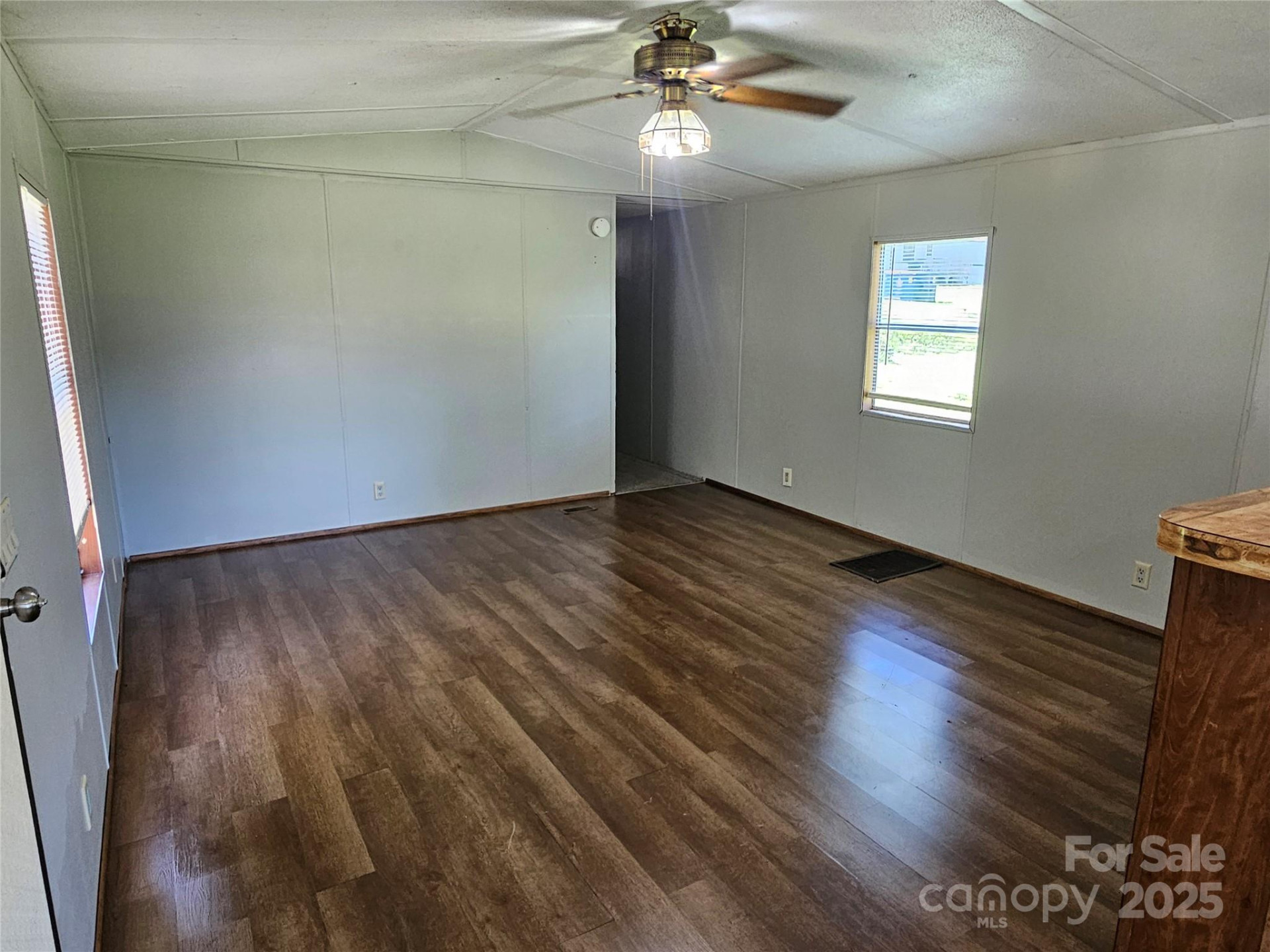 5929 Mourglea Avenue - Photo 5