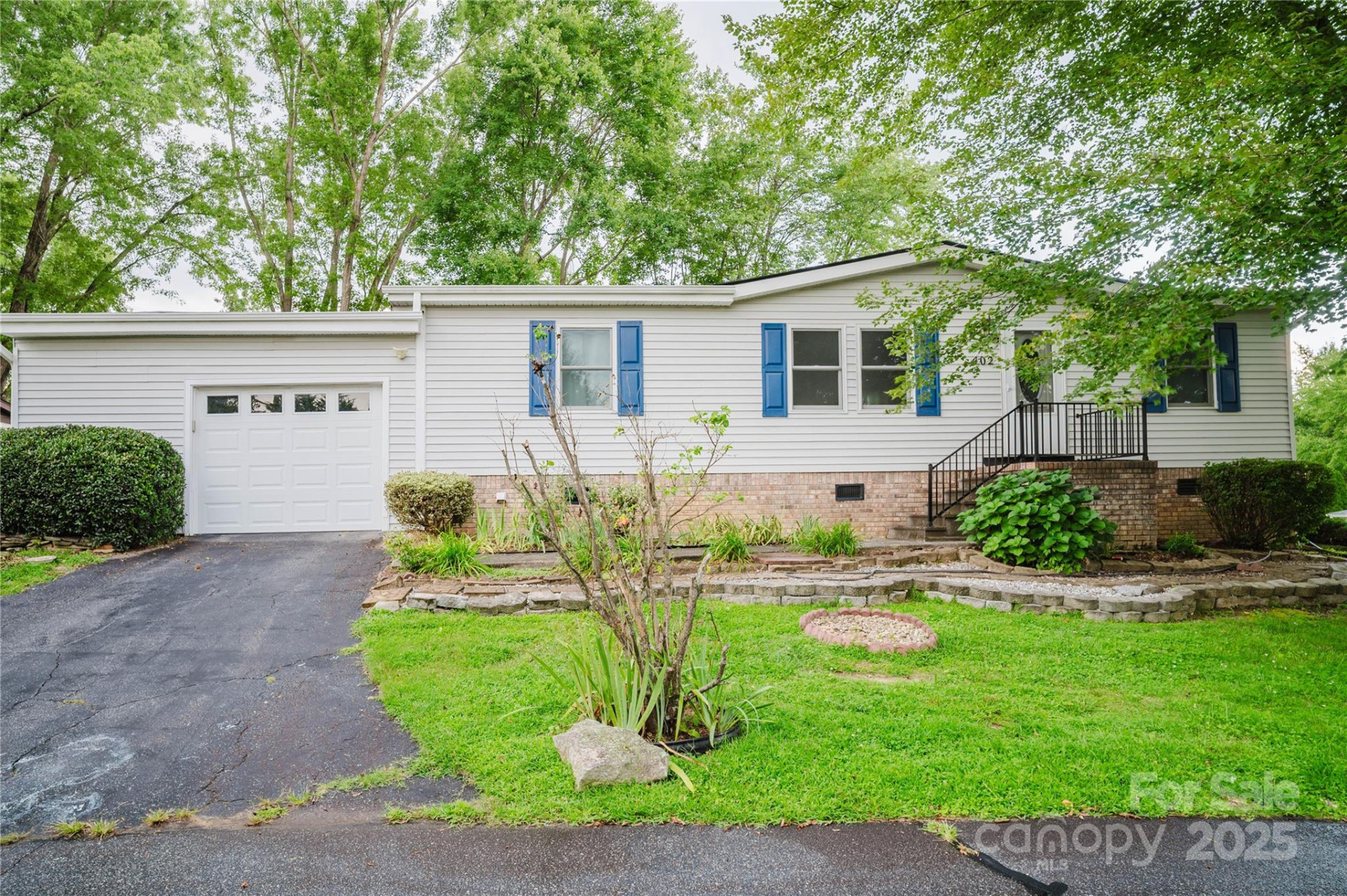 402 Deerfield Court - Photo 4