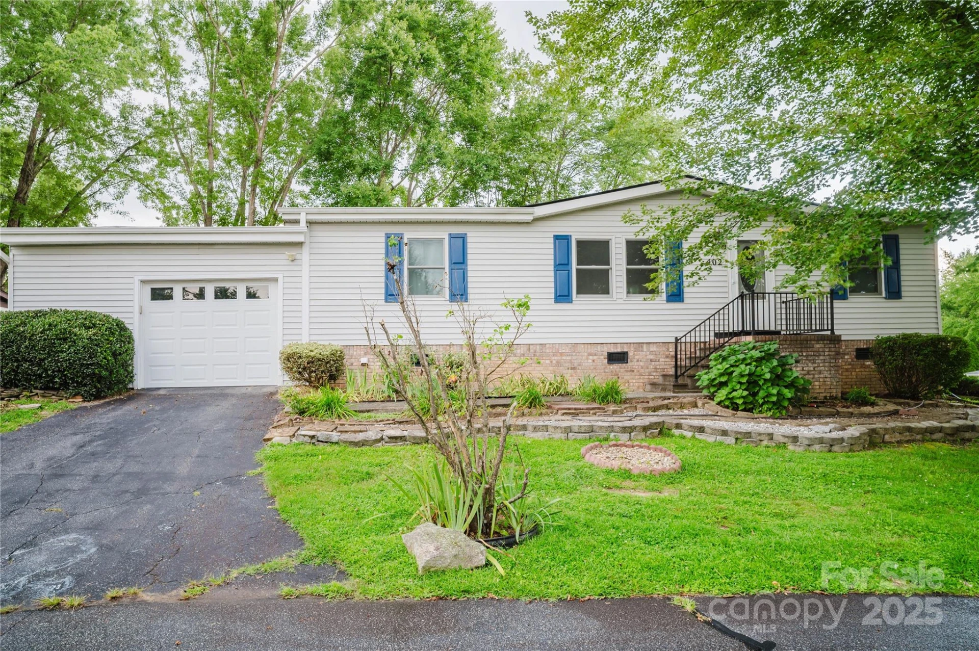 402 Deerfield Court - Photo 4