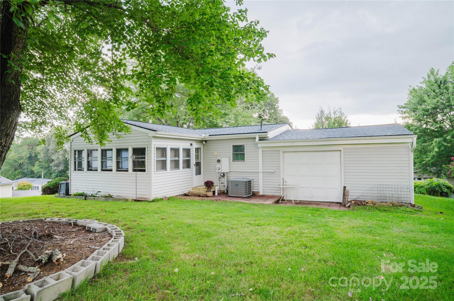 402 Deerfield Court - Photo 6