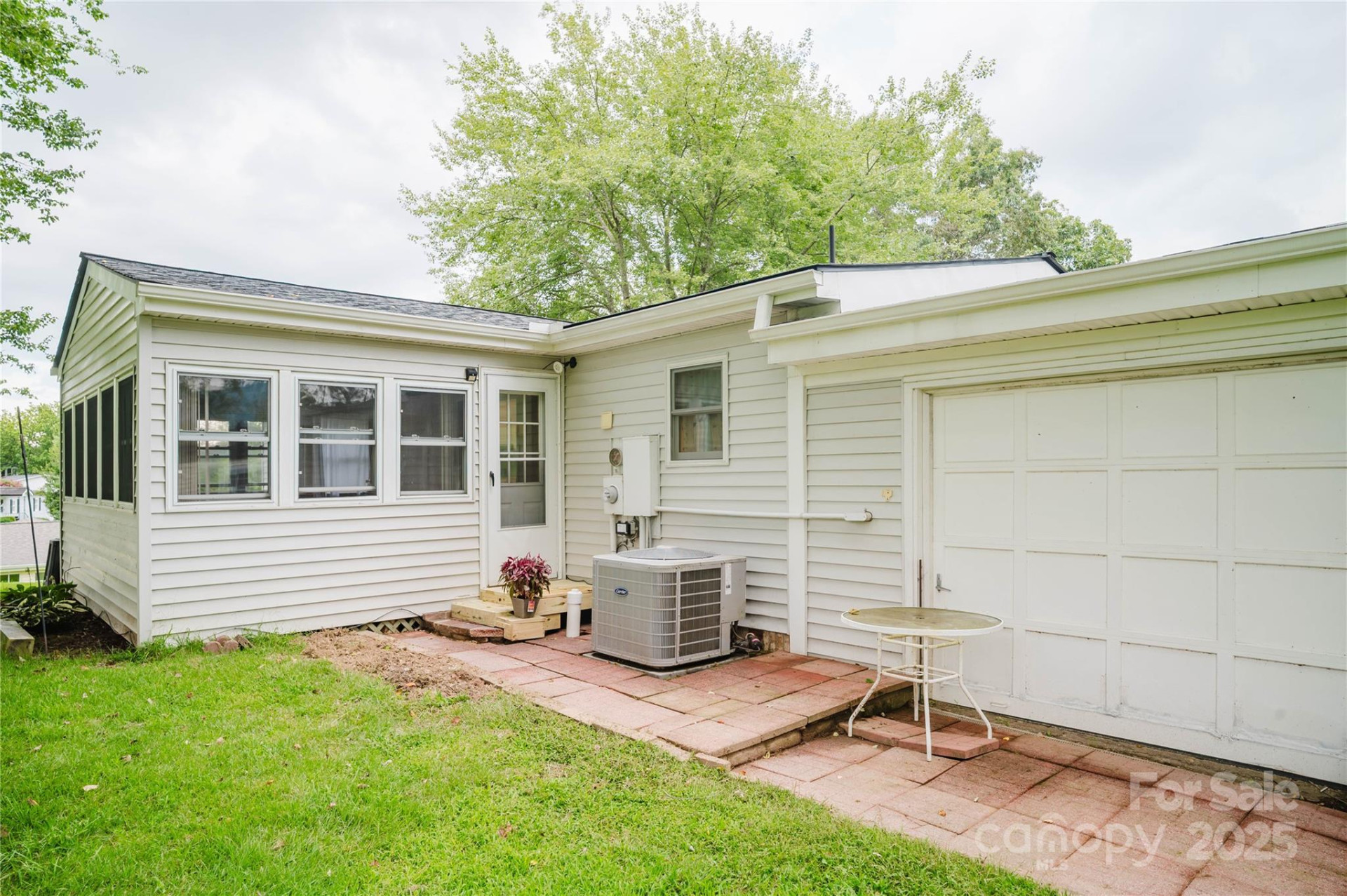 402 Deerfield Court - Photo 9