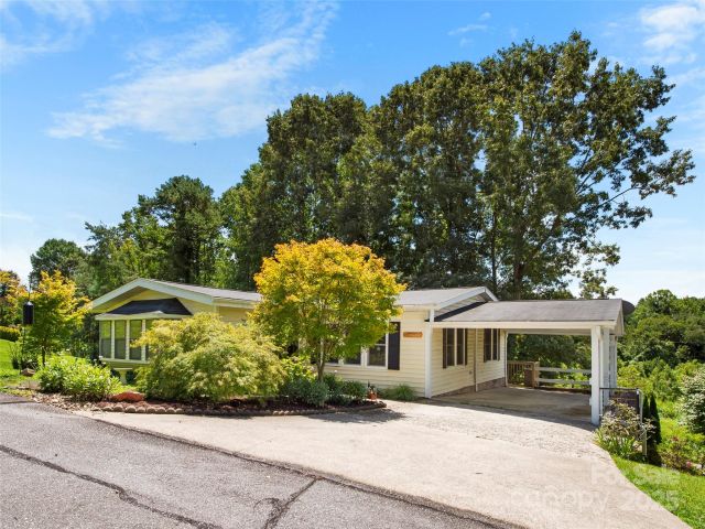 200 Cranbrook Circle