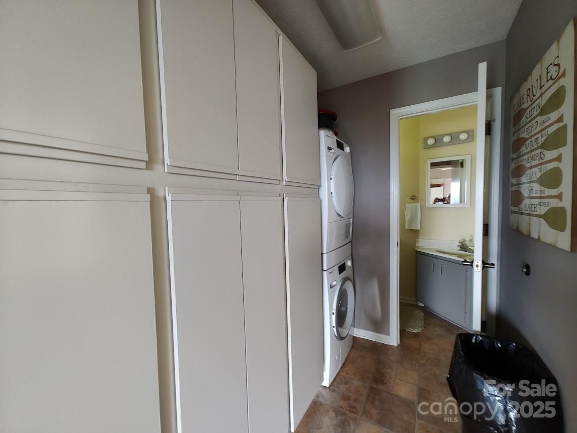 545 Summit Road - Photo 8