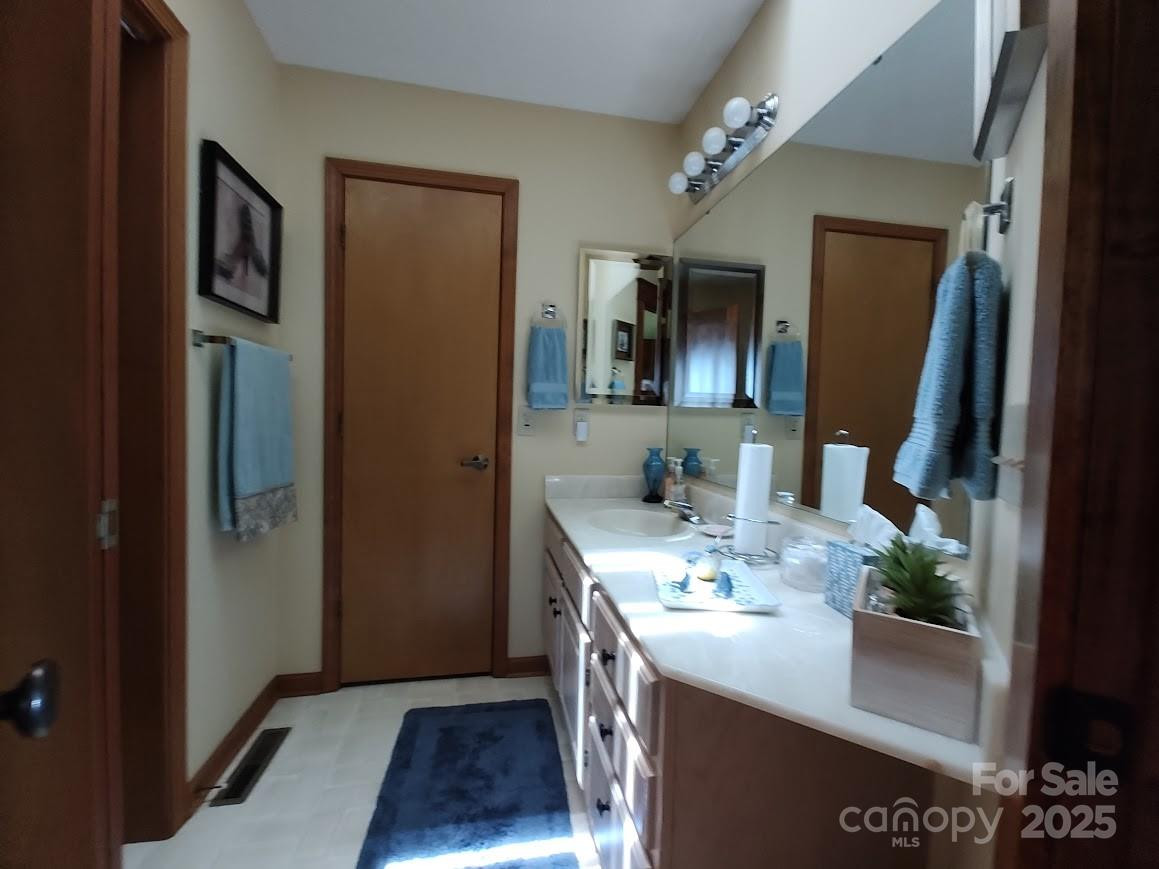 545 Summit Road - Photo 10