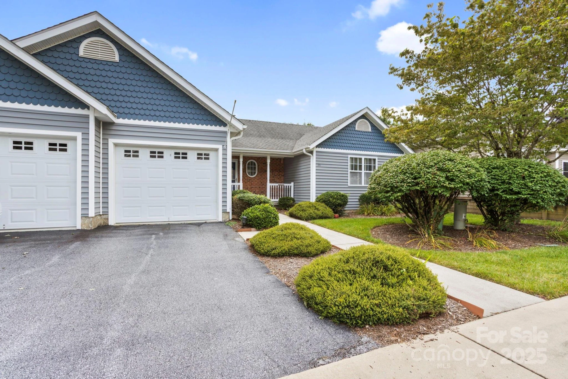 315 Charlestown Drive - Photo 2