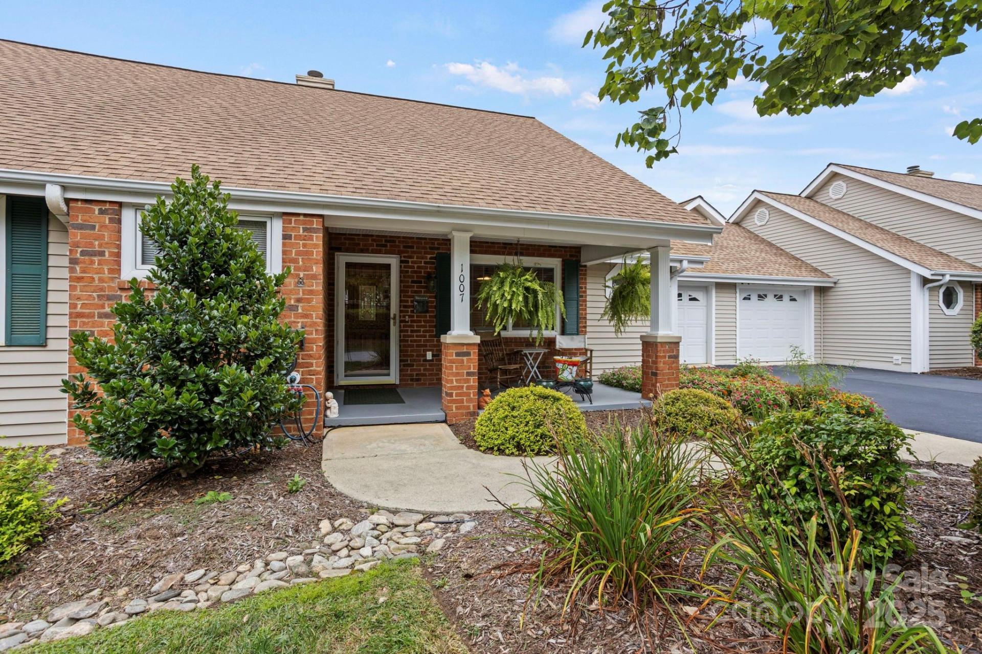 1007 Saddlebrook Drive - Photo 4
