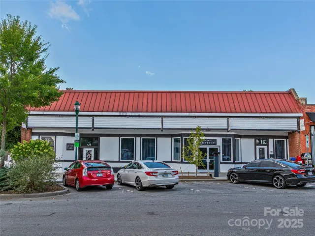 125 Main Street, Hendersonville, NC, 28792