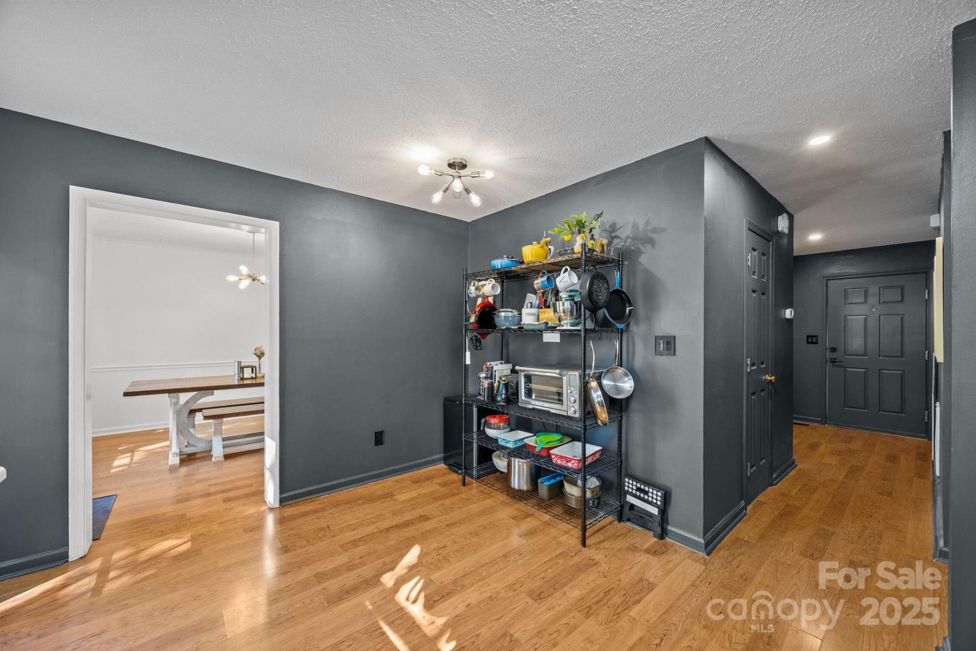 705 Woodhill Drive - Photo 2