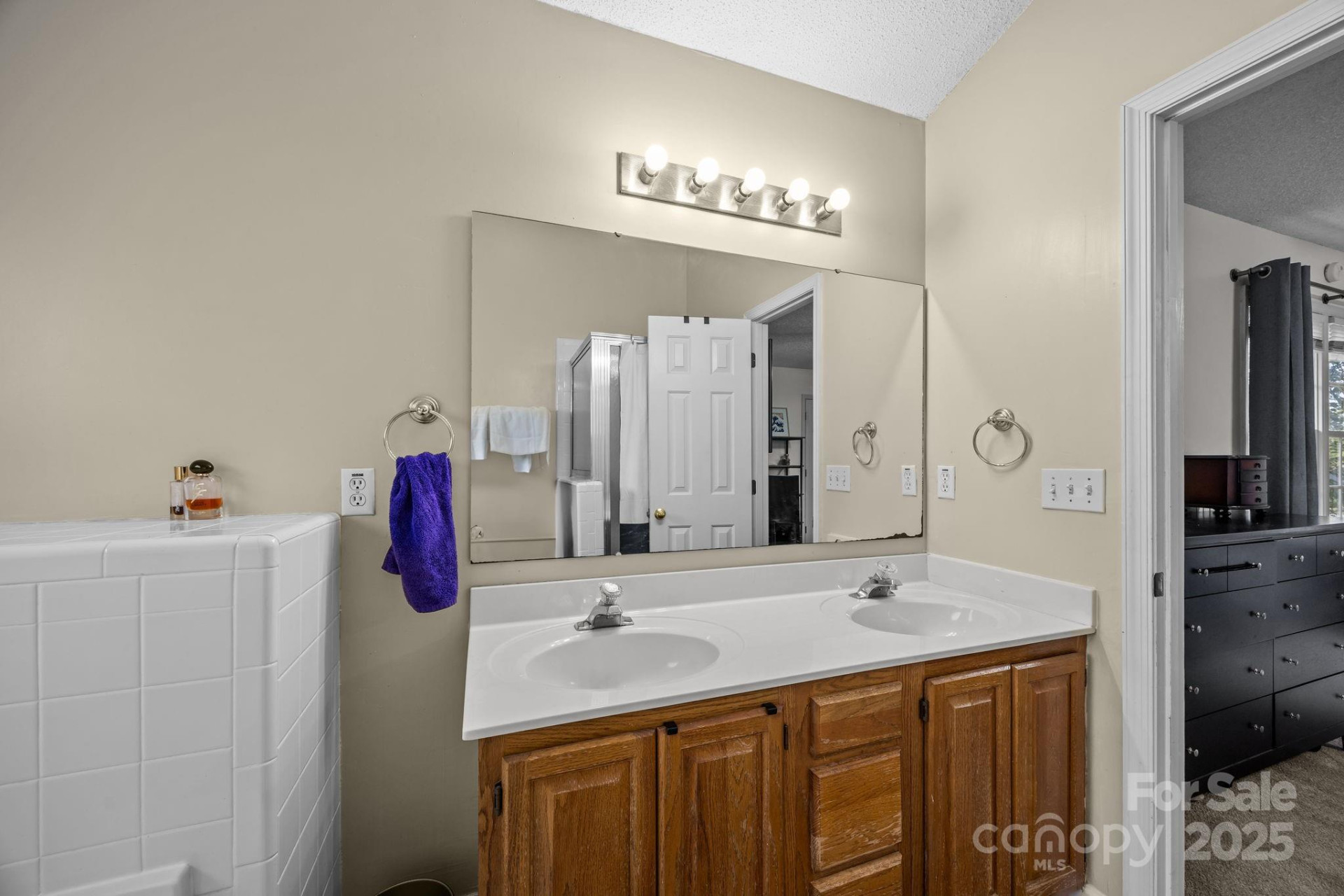 705 Woodhill Drive - Photo 8