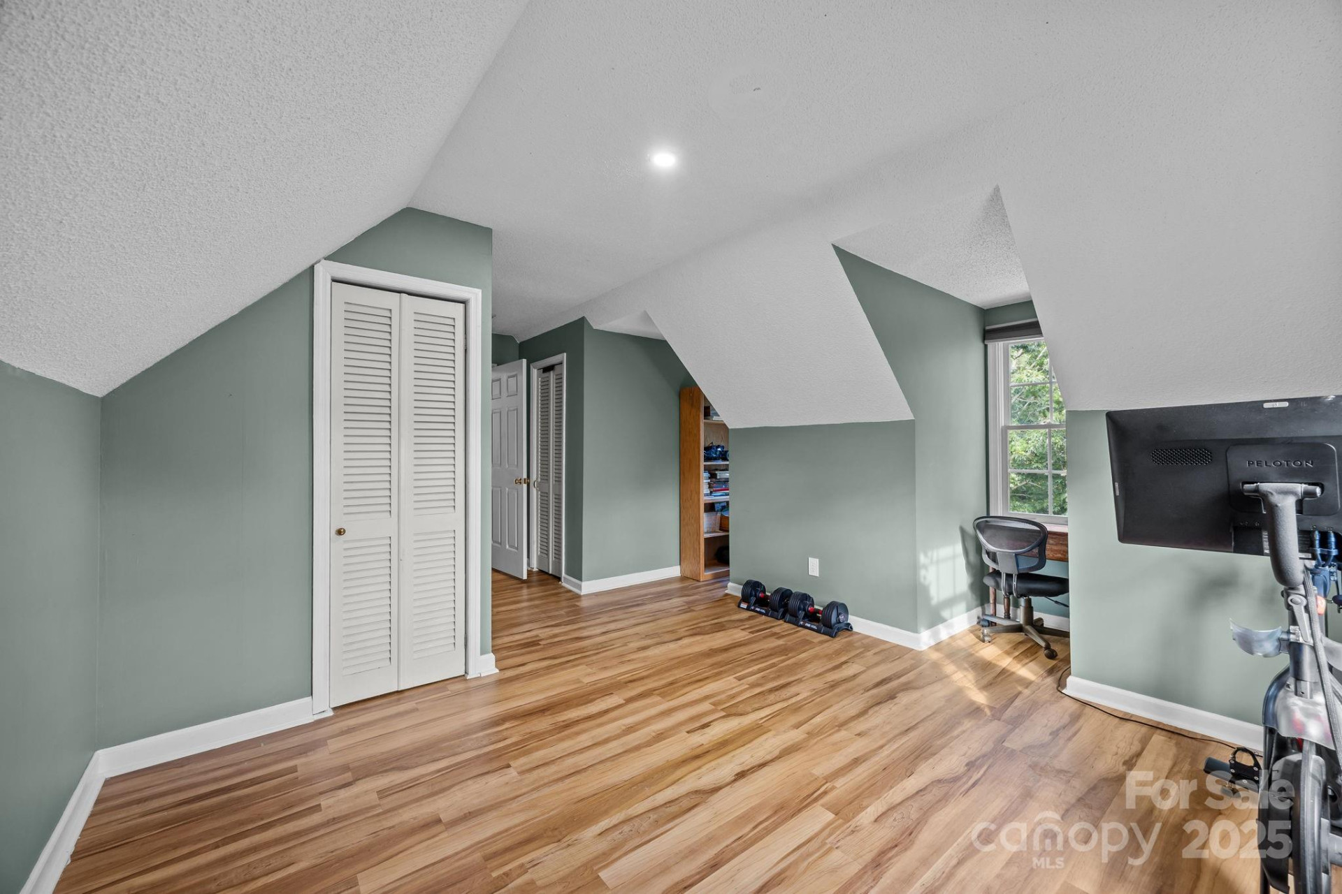 705 Woodhill Drive - Photo 11