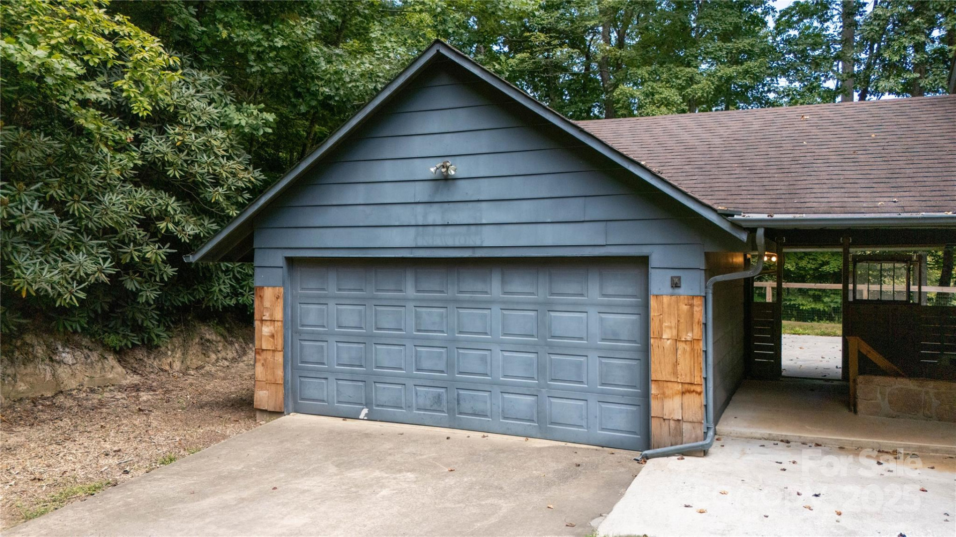 2038 Toms Creek Road - Photo 2