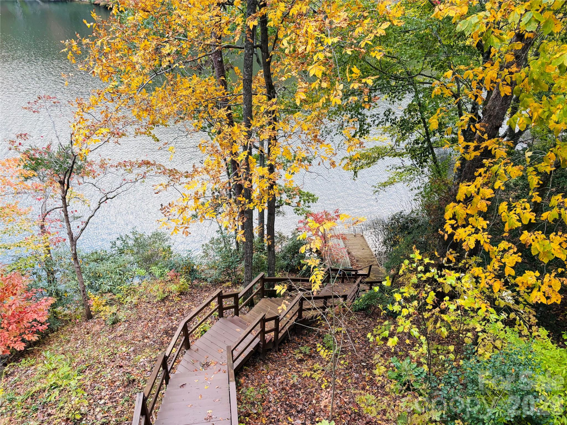 222 West Lake Drive - Photo 2