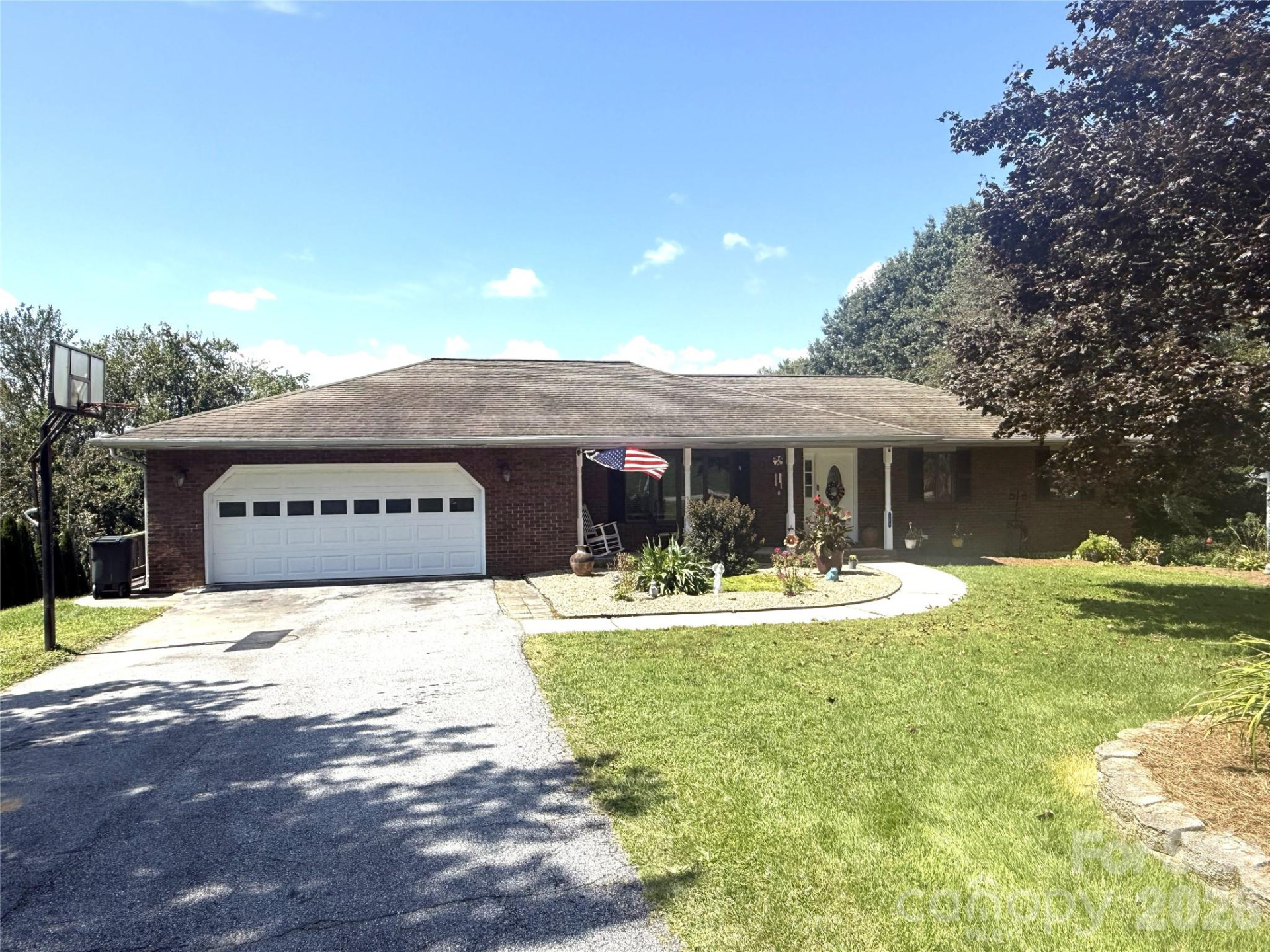 124 Mountain Valley Drive - Photo 2