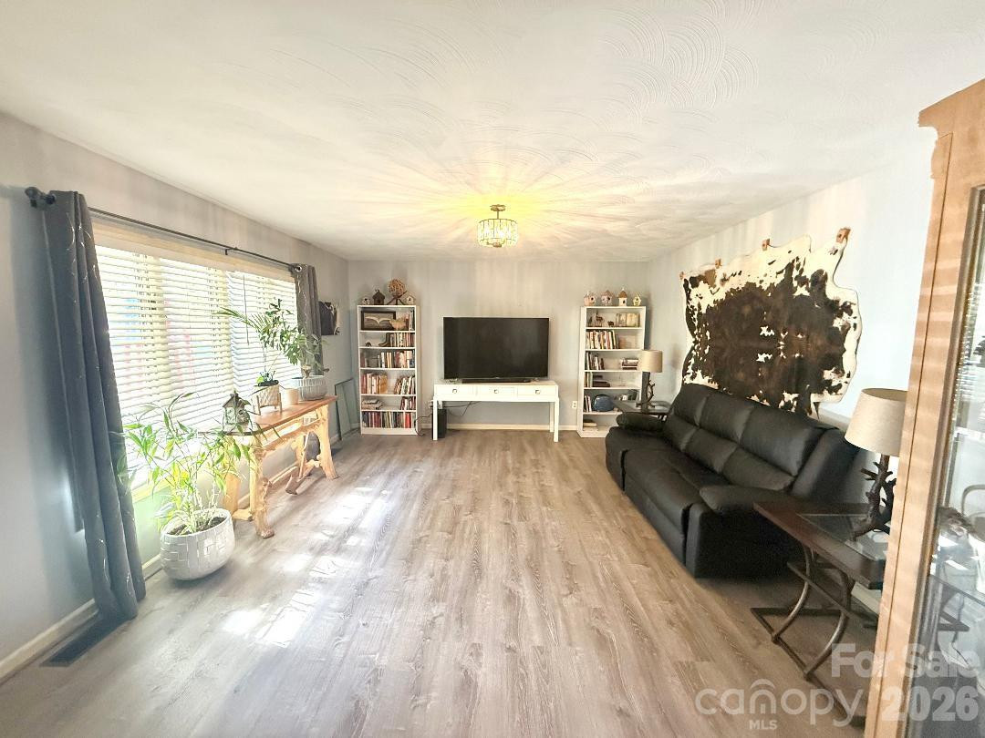 124 Mountain Valley Drive - Photo 8