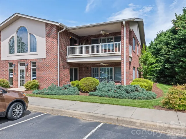1465 Lakeshore Drive
