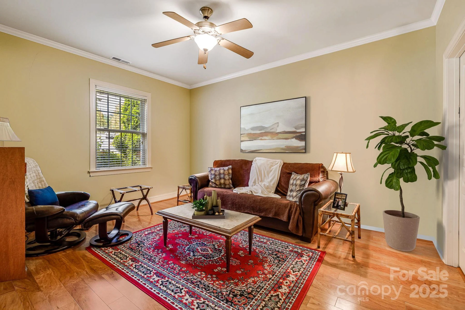 28 Trafalgar Circle - Photo 2