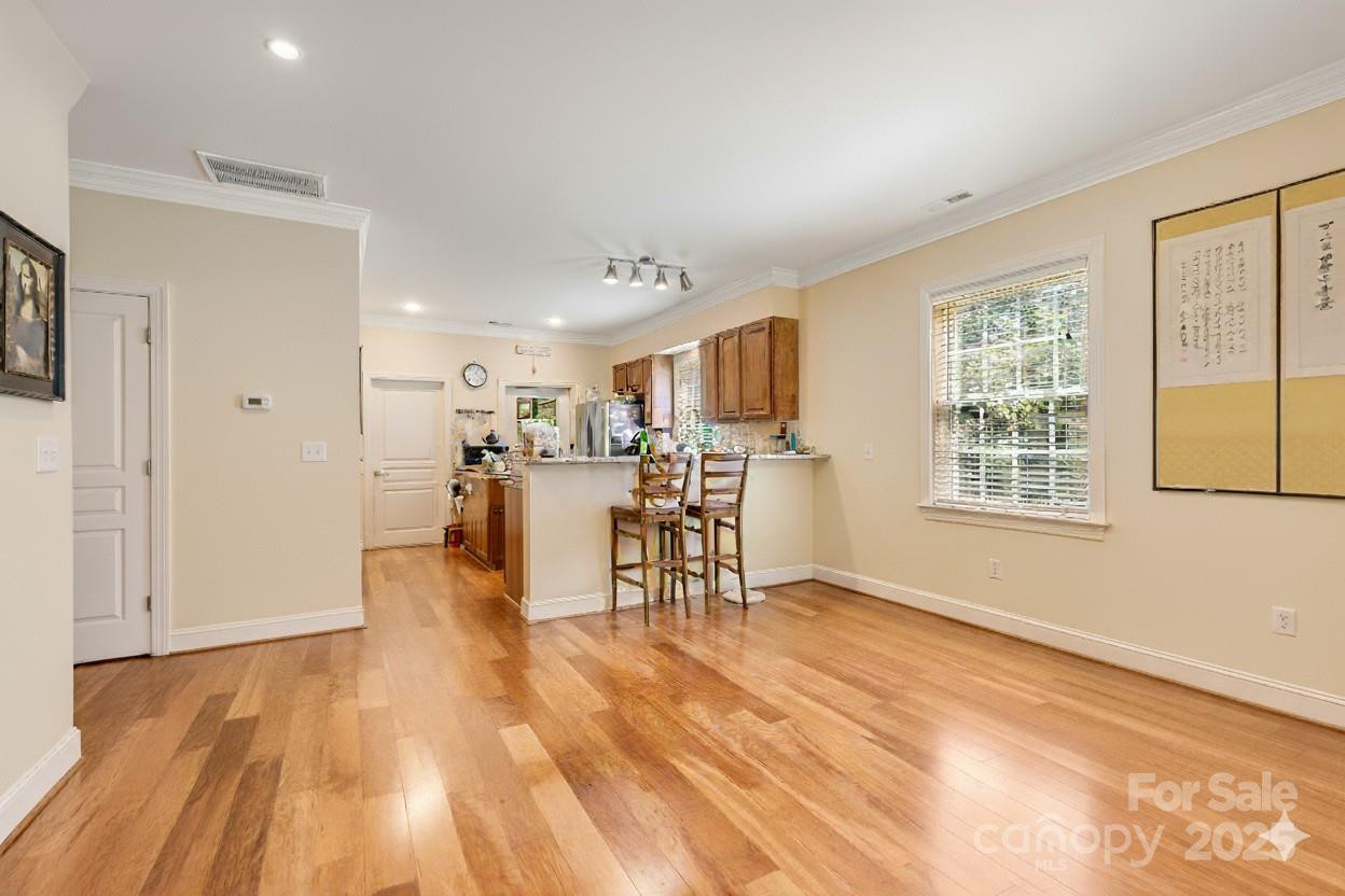 28 Trafalgar Circle - Photo 8