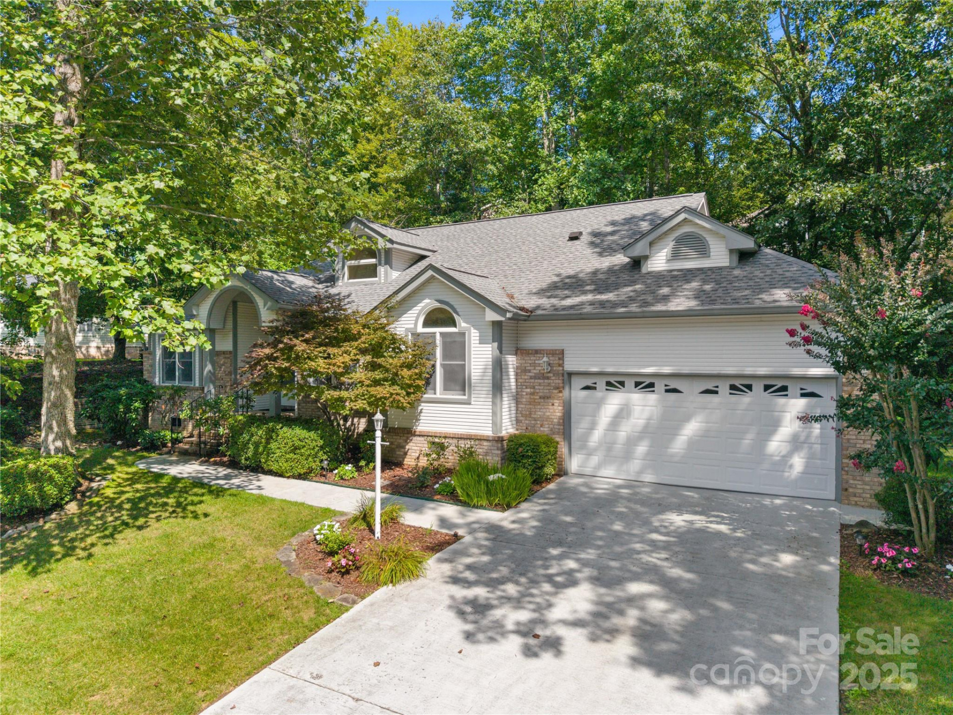 131 Jenny Lind Drive - Photo 2