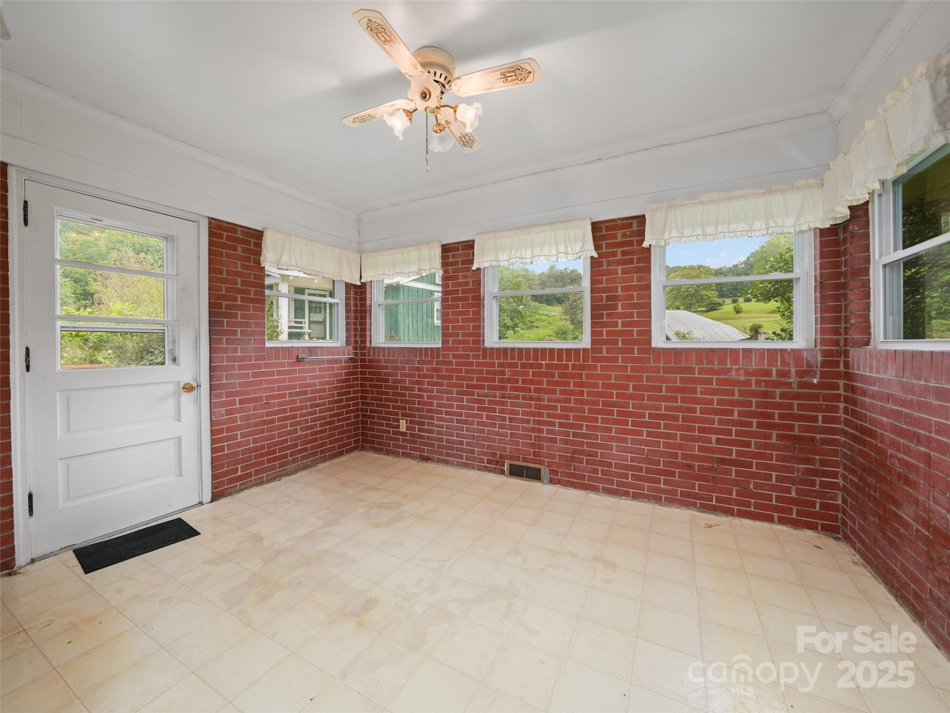 5 Noland Downs Road - Photo 13